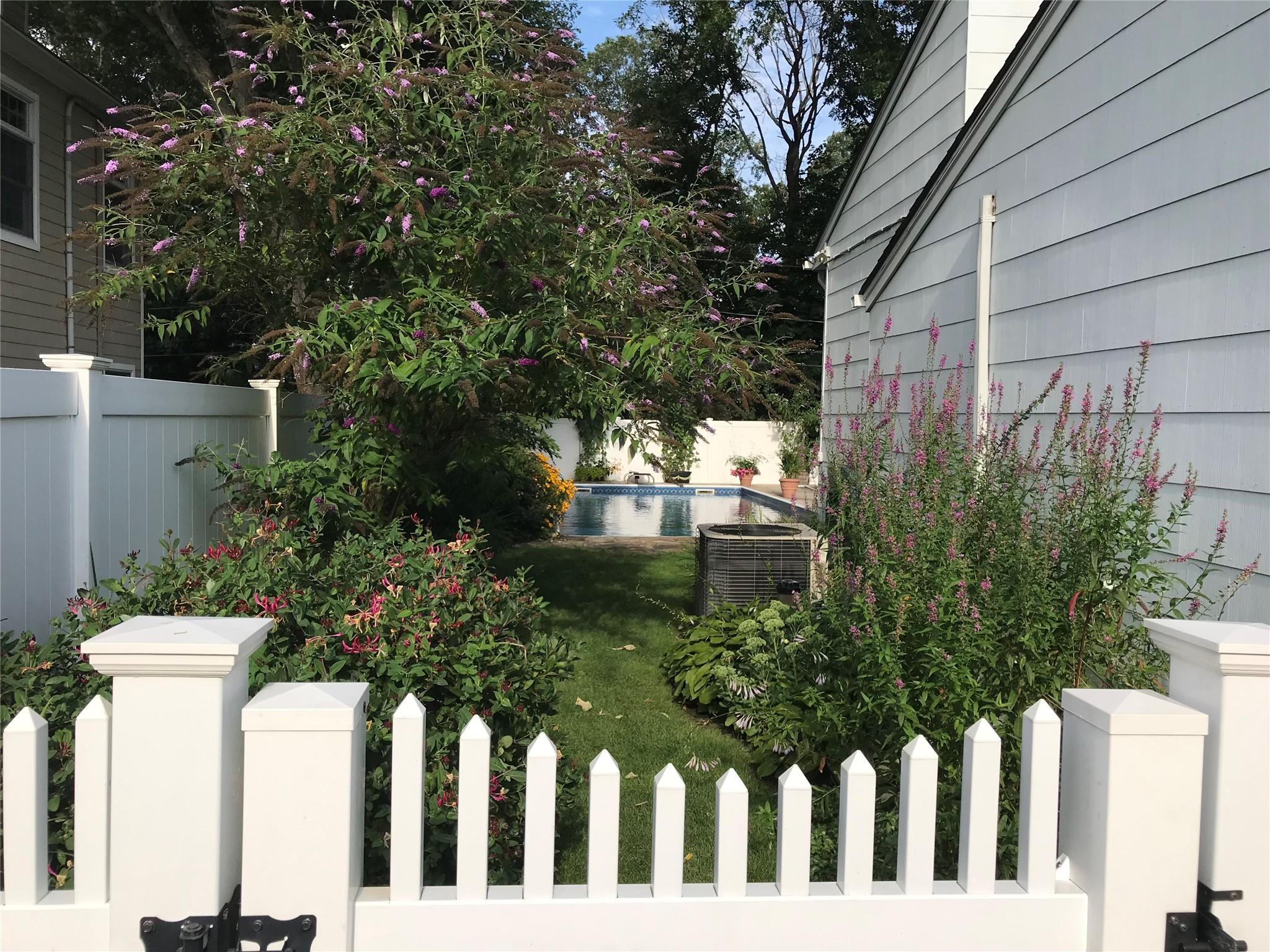 Single Family Dover Hill  Suffolk County, NY 11767, MLS-859205-38