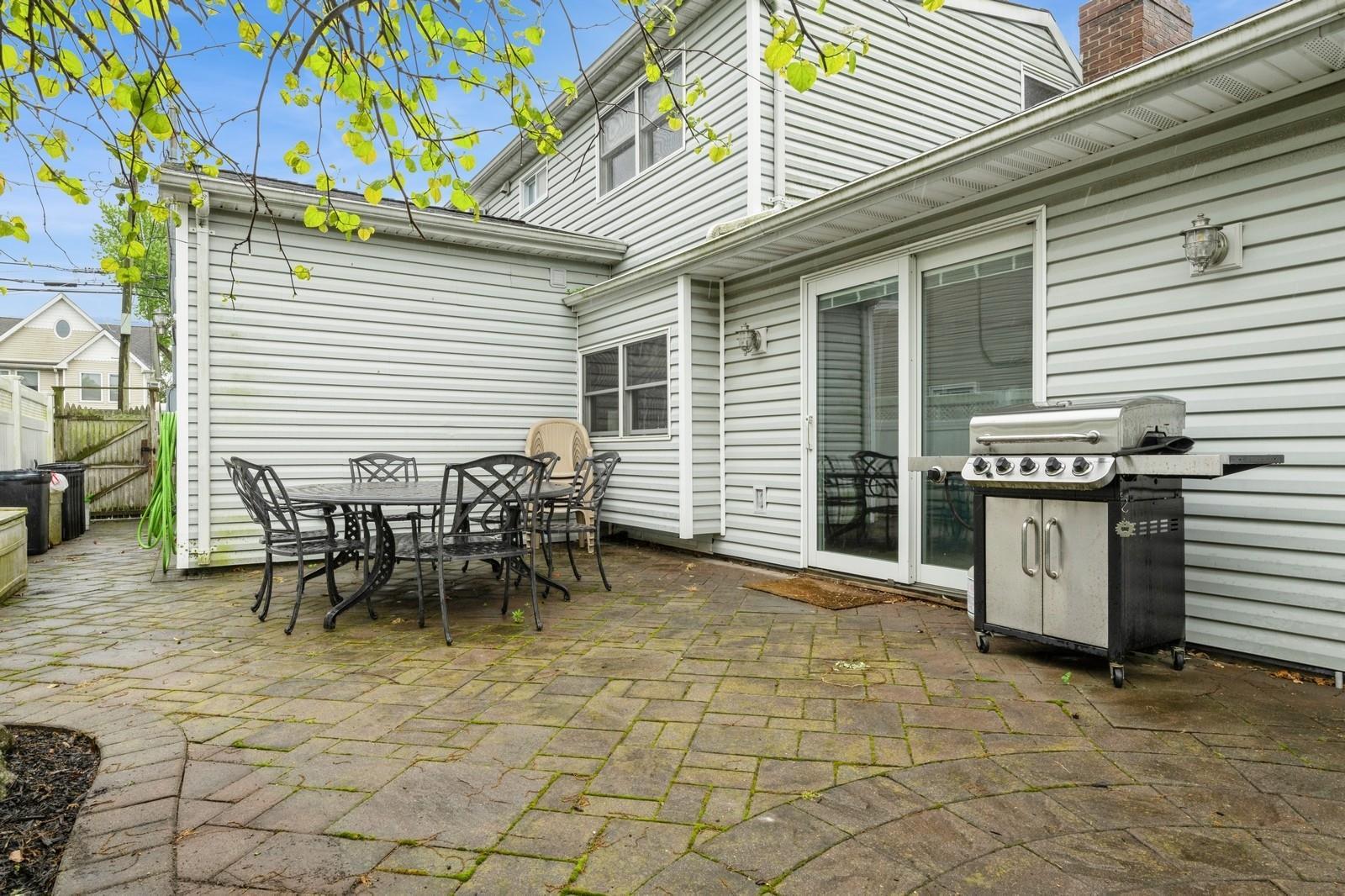 Single Family Barrett  Nassau County, NY 11758, MLS-859217-24