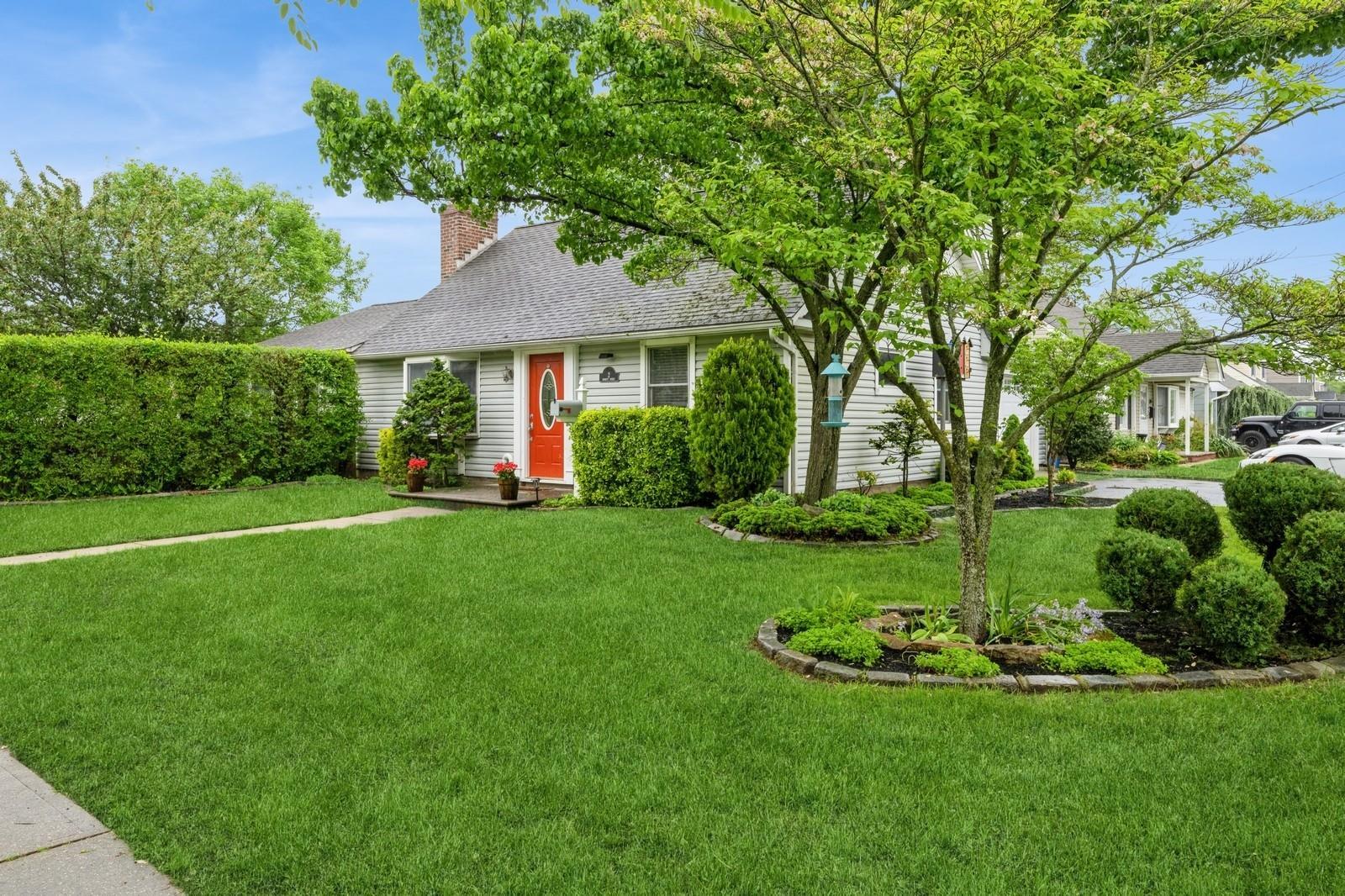 Single Family Barrett  Nassau County, NY 11758, MLS-859217-29