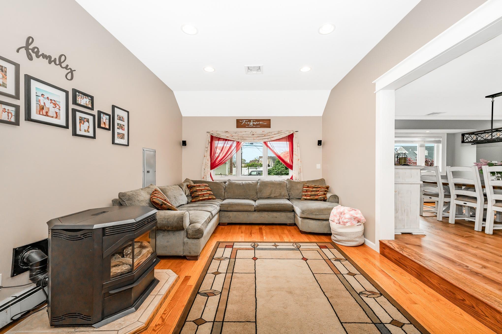 Single Family Nims  Suffolk County, NY 11704, MLS-859221-18