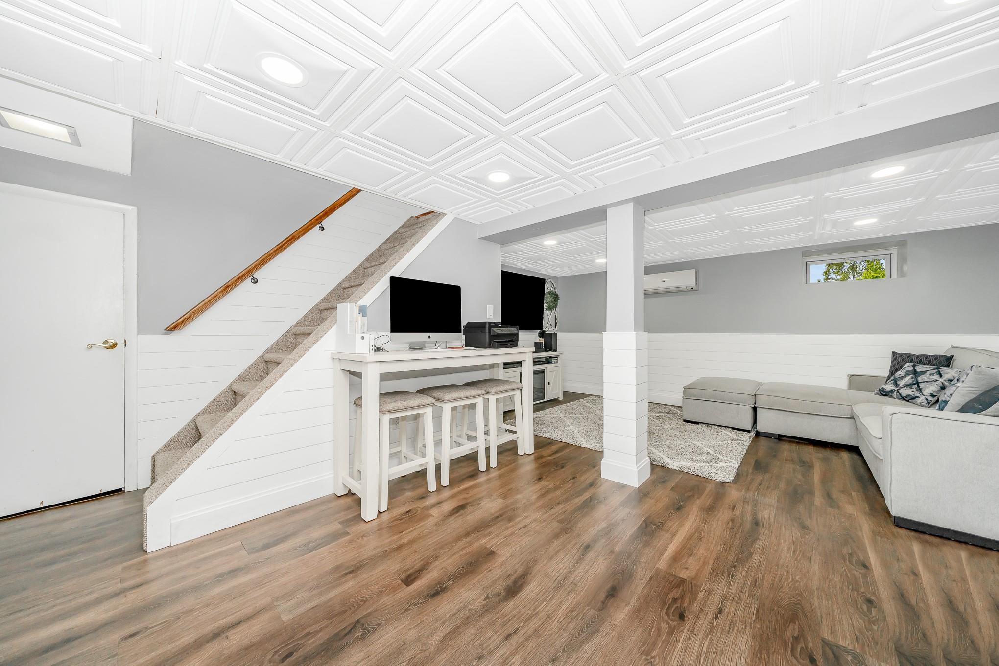 Single Family Nims  Suffolk County, NY 11704, MLS-859221-27