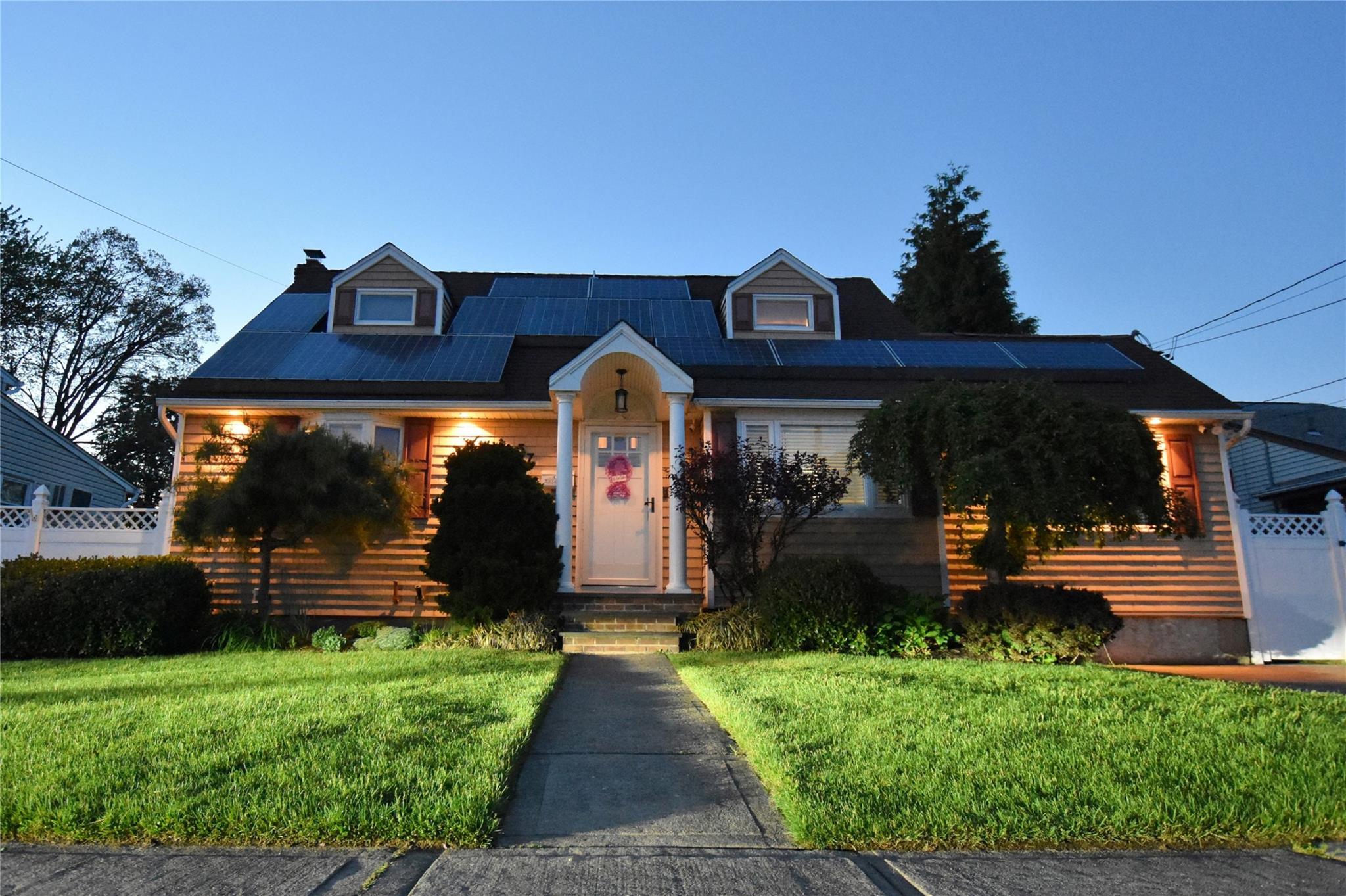 Single Family Nims  Suffolk County, NY 11704, MLS-859221-29