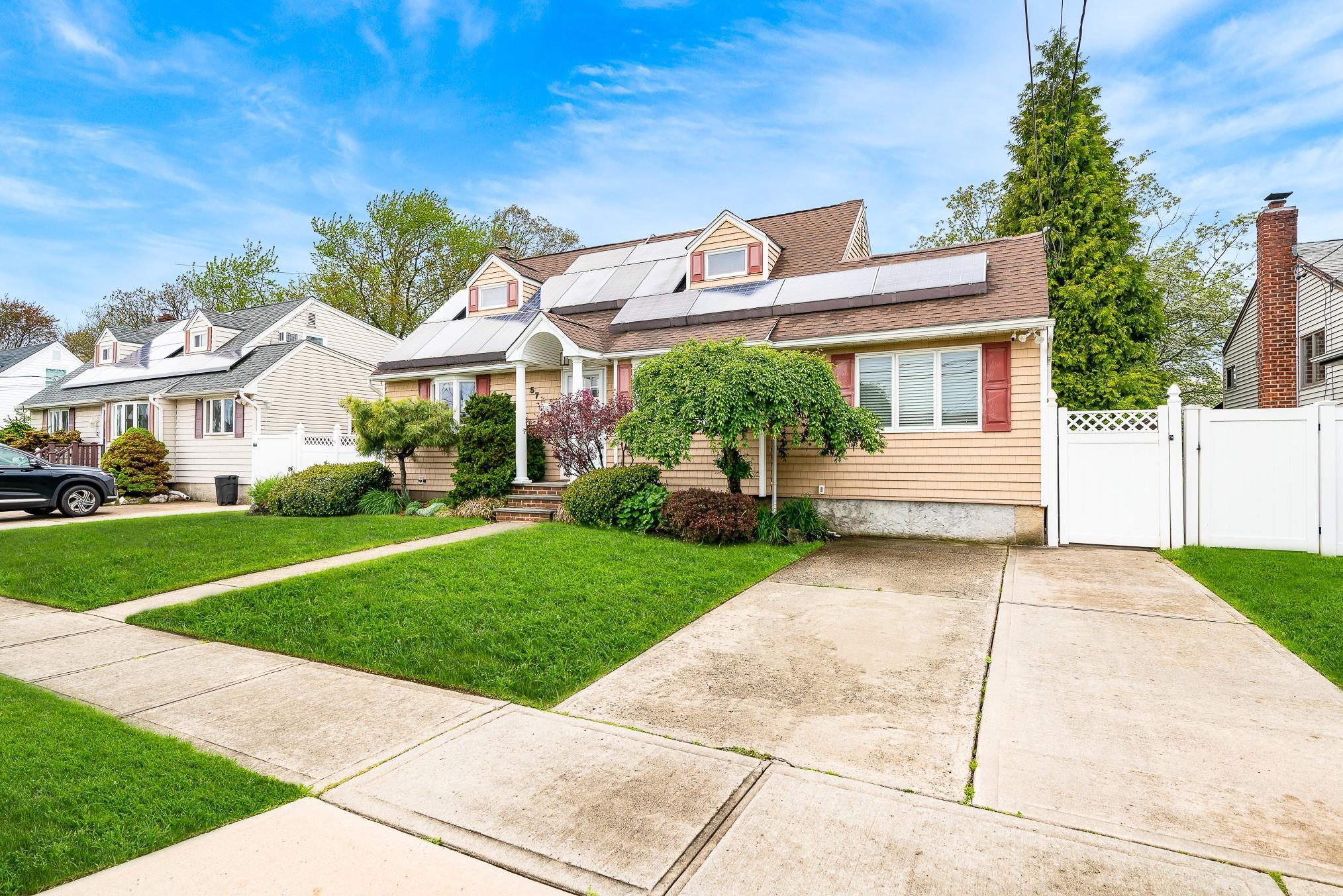 Single Family Nims  Suffolk County, NY 11704, MLS-859221-3