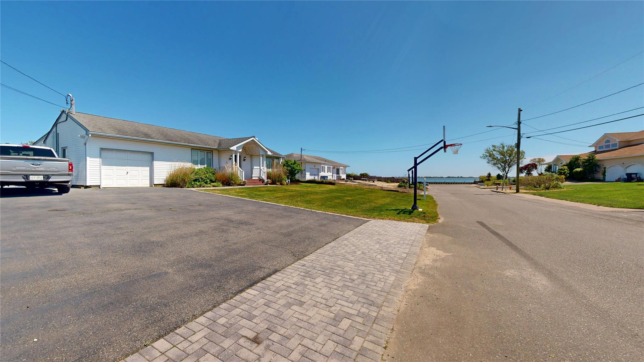 Single Family Whiting  Suffolk County, NY 11942, MLS-859227-25