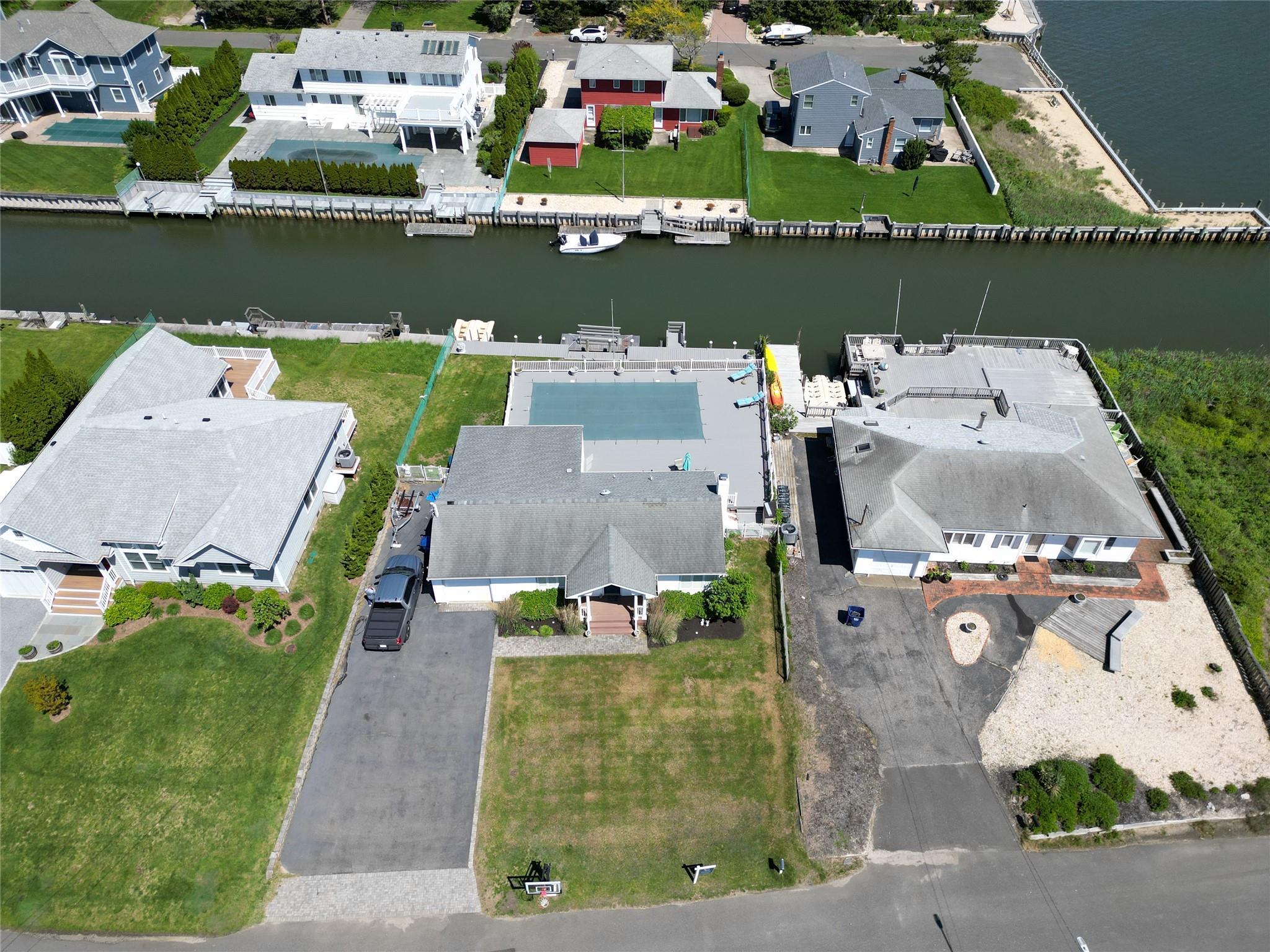 Single Family Whiting  Suffolk County, NY 11942, MLS-859227-36