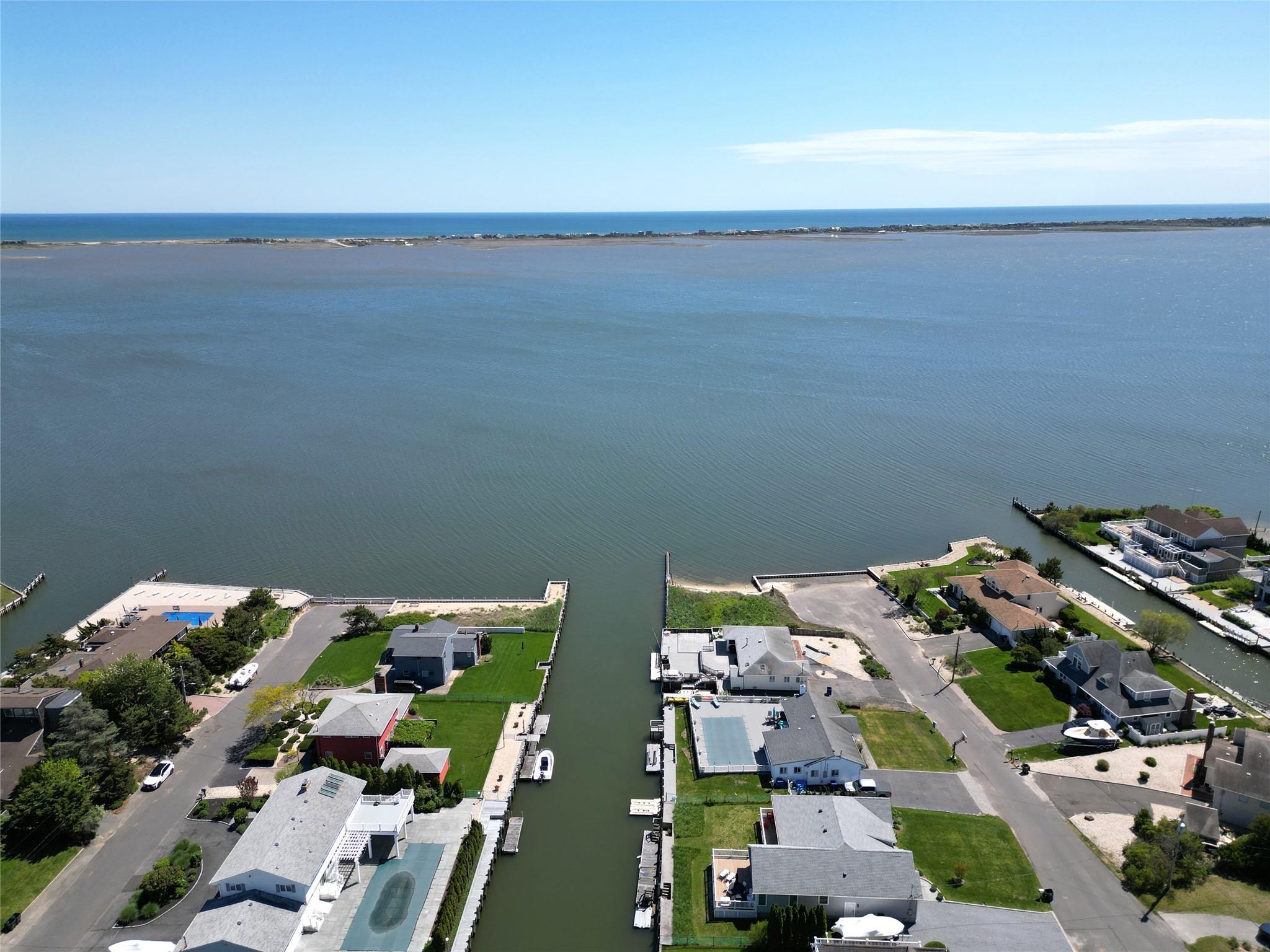 Single Family Whiting  Suffolk County, NY 11942, MLS-859227-37