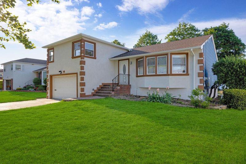 Single Family Meyer  Nassau County, NY 11575, MLS-859246-21