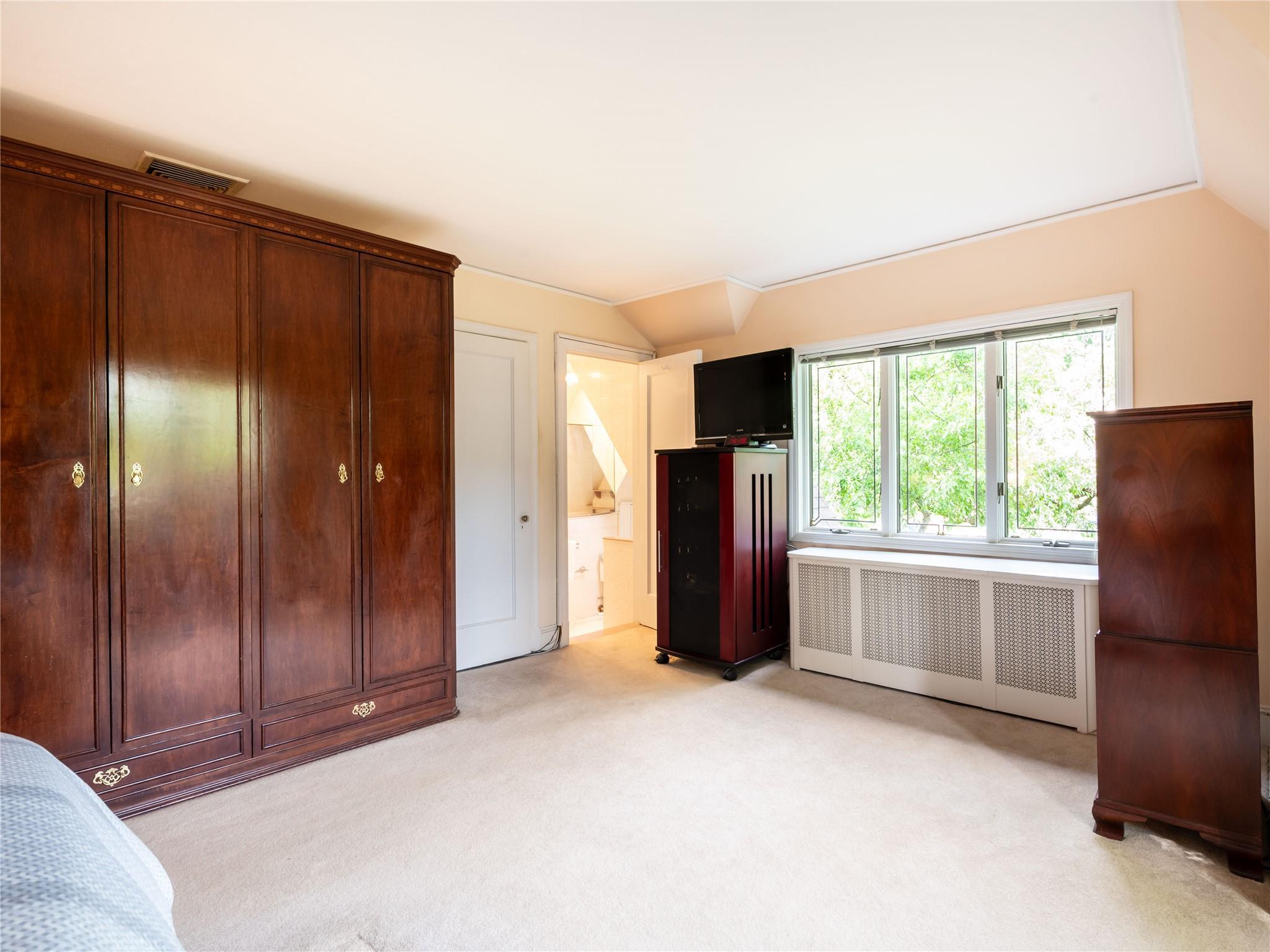Single Family Longview  Nassau County, NY 11050, MLS-859249-21