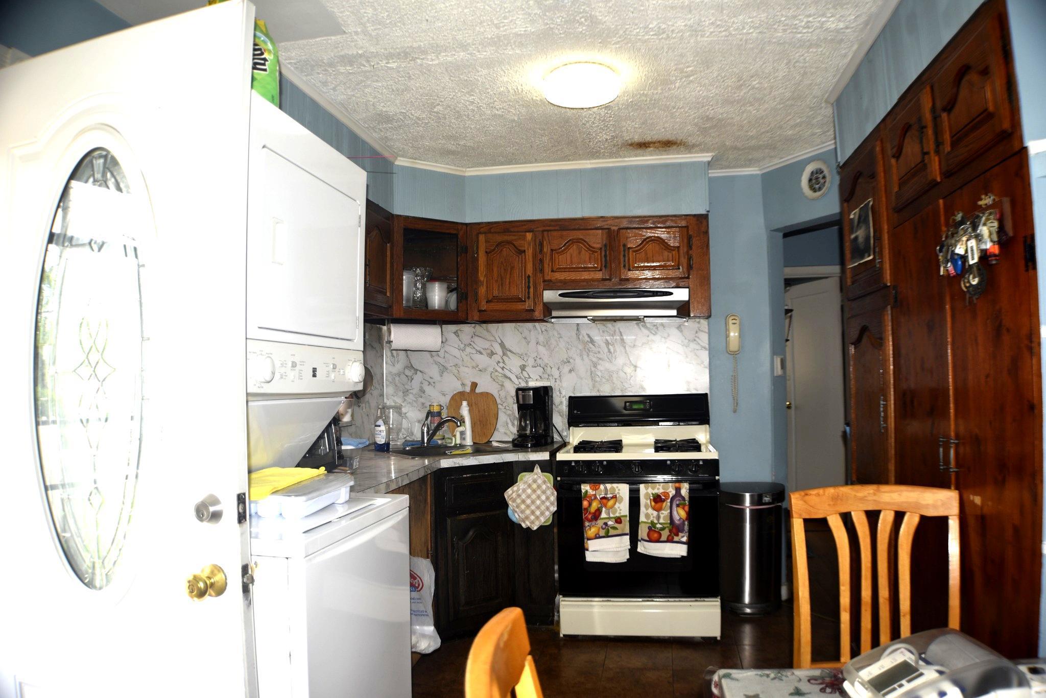 Single Family Huxley  Queens, NY 11422, MLS-859296-11