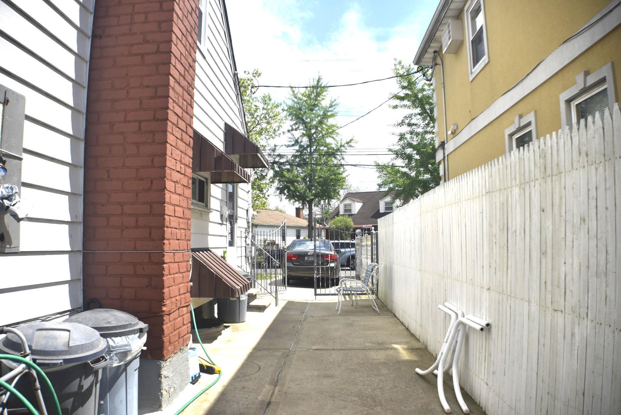 Single Family Huxley  Queens, NY 11422, MLS-859296-2
