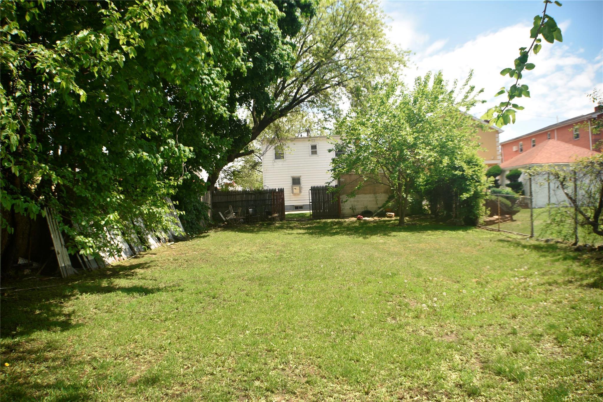 Single Family Huxley  Queens, NY 11422, MLS-859296-5