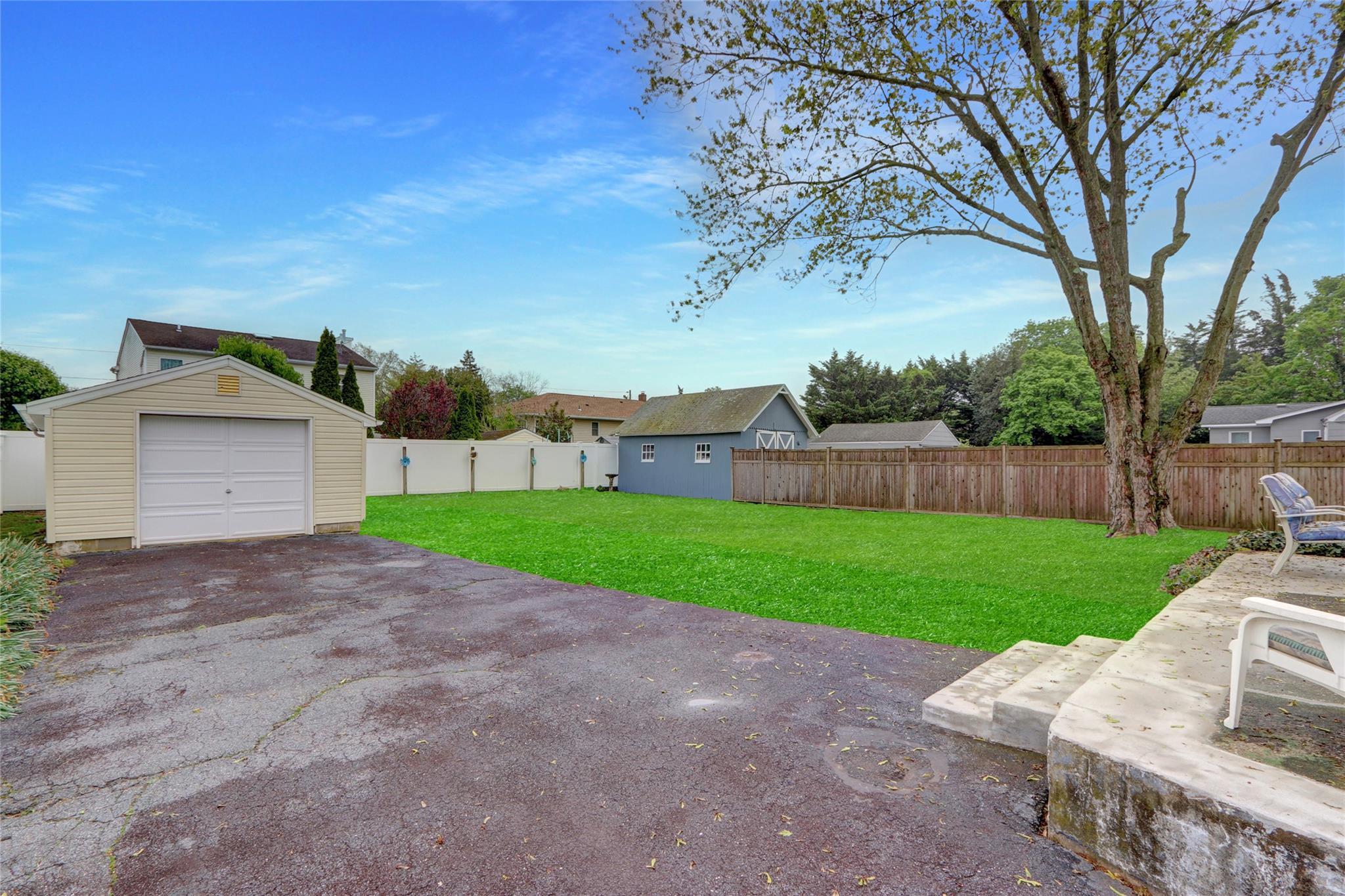 Single Family Church  Suffolk County, NY 11751, MLS-859309-27