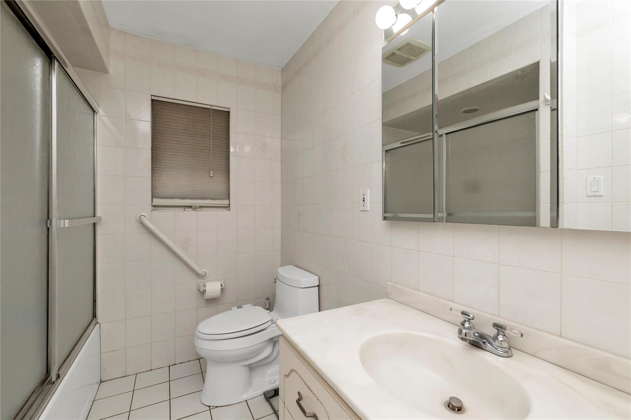 Single Family Godfrey  Nassau County, NY 11709, MLS-859311-10