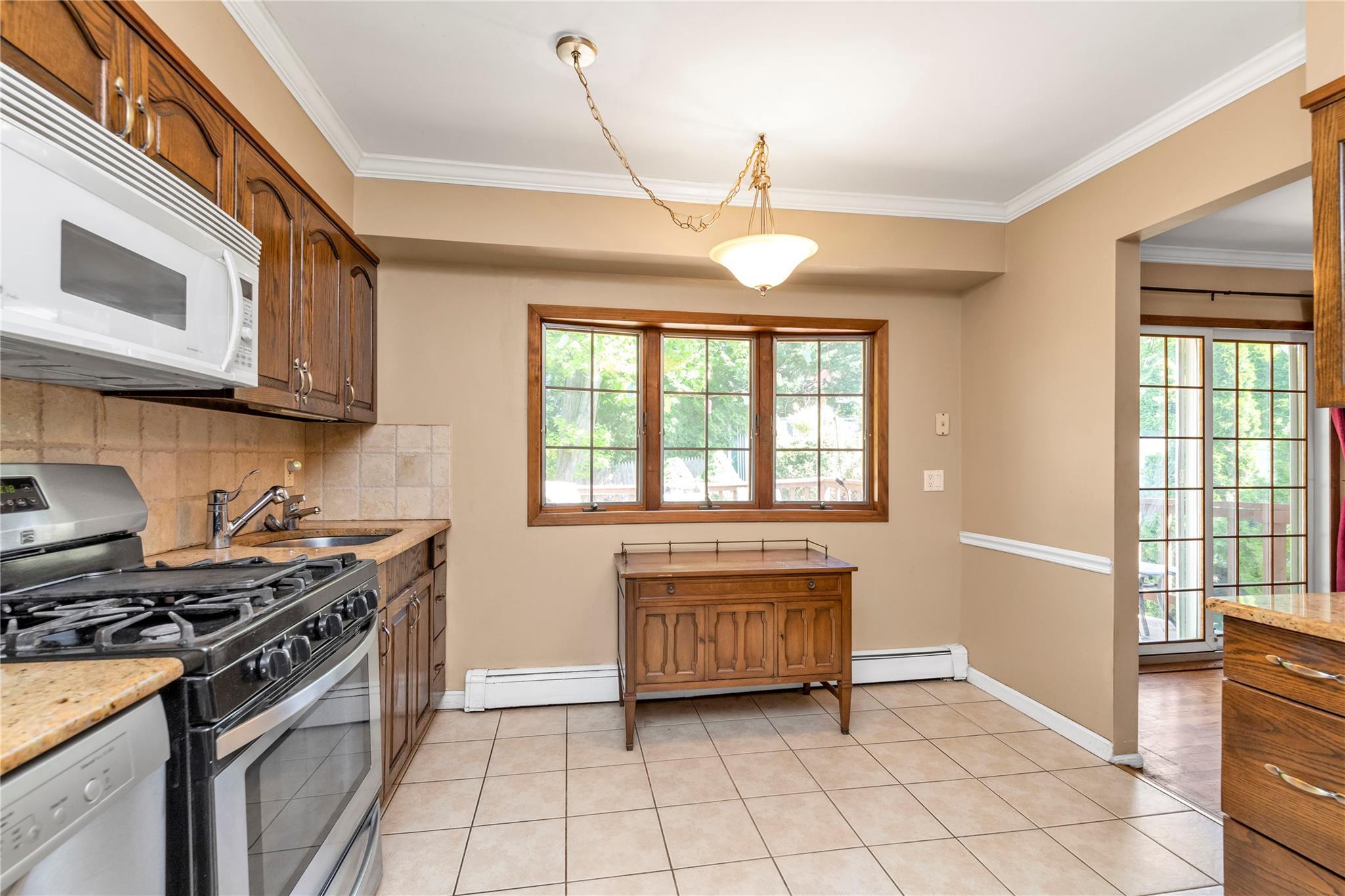 Single Family Godfrey  Nassau County, NY 11709, MLS-859311-7