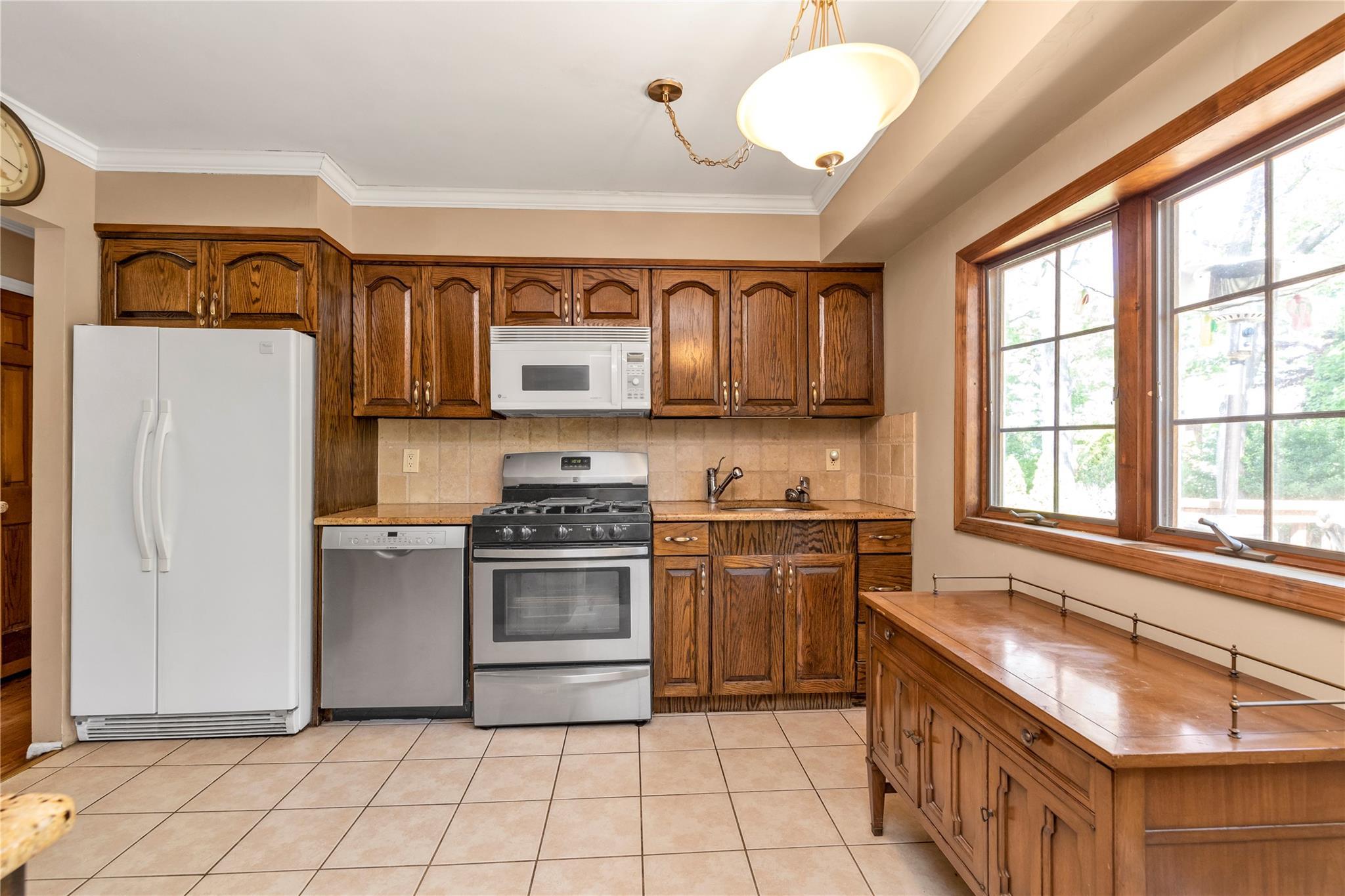 Single Family Godfrey  Nassau County, NY 11709, MLS-859311-8