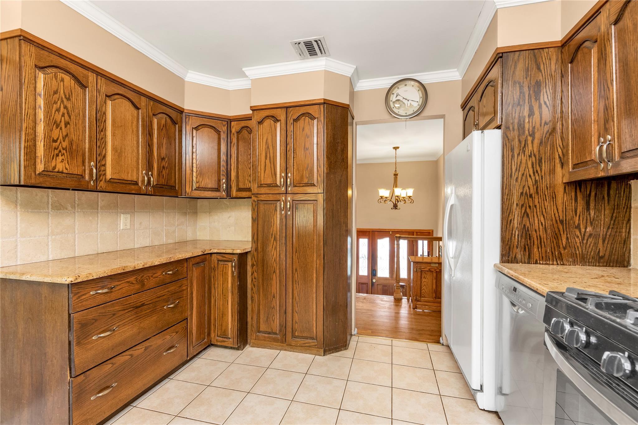 Single Family Godfrey  Nassau County, NY 11709, MLS-859311-9