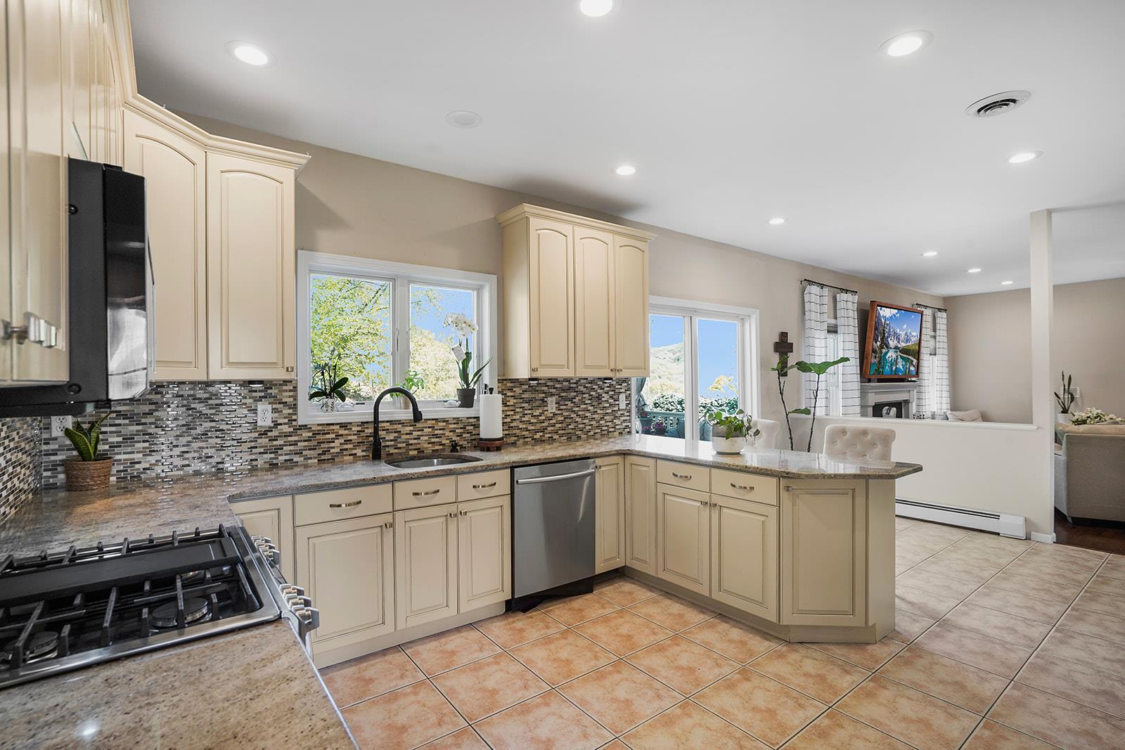 Single Family Fillmore  Rockland County, NY 10980, MLS-859314-9