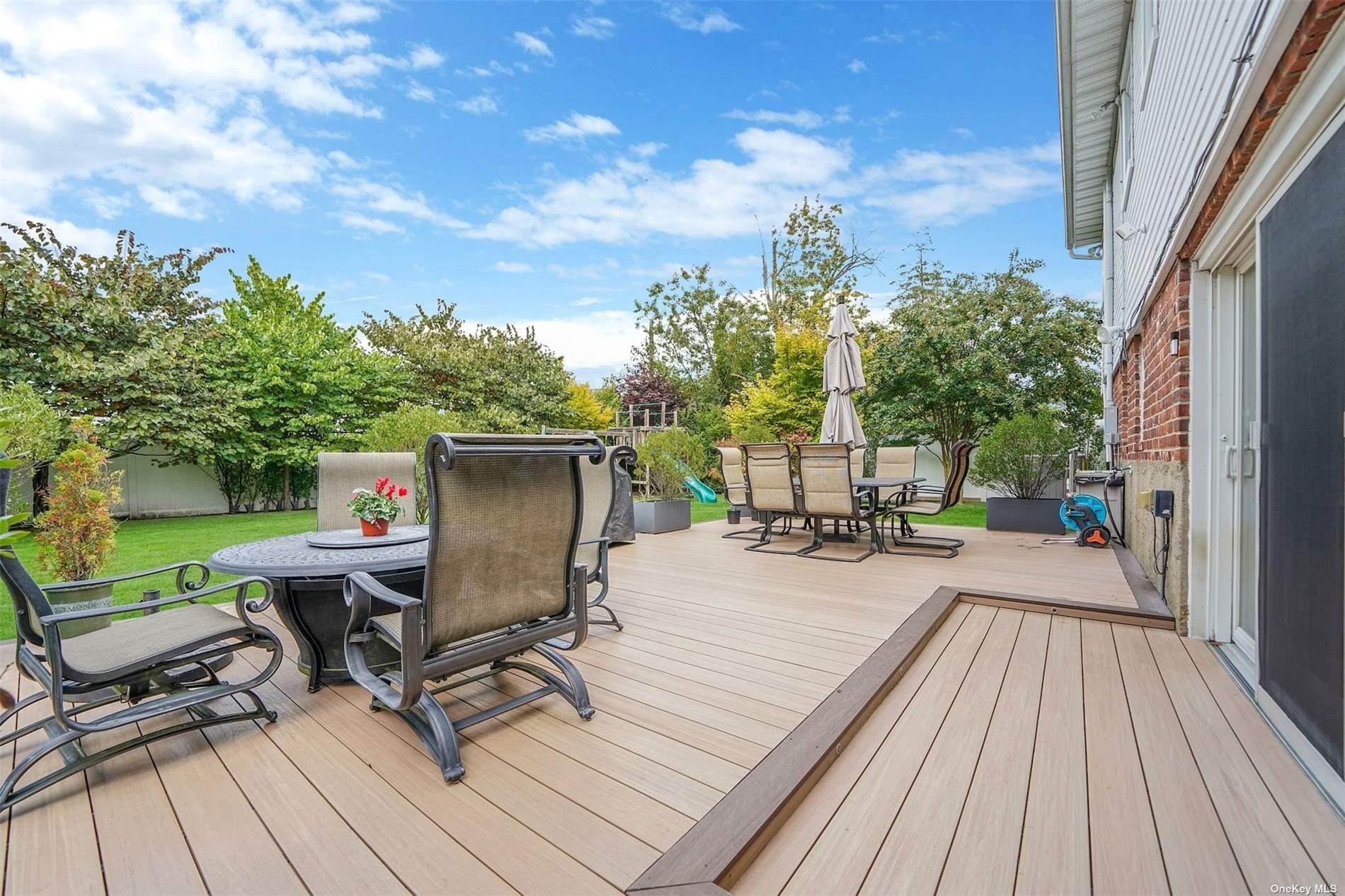 Single Family Bruce Ln  Nassau County, NY 11590, MLS-859319-21