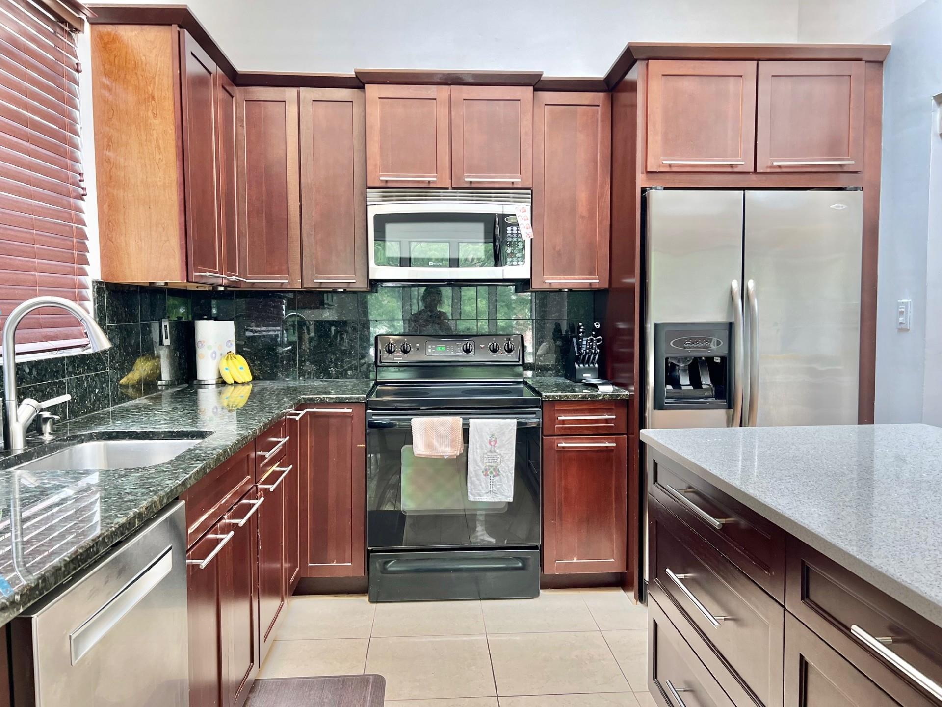 Single Family Bruce Ln  Nassau County, NY 11590, MLS-859319-5