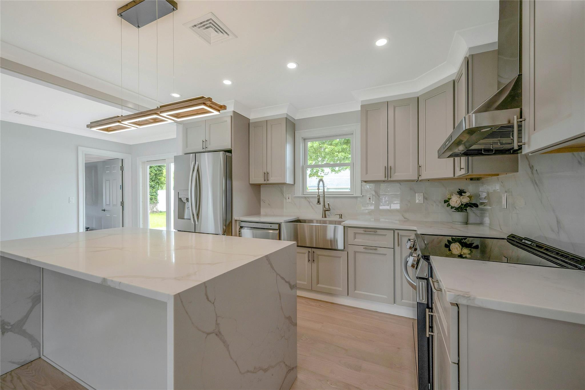 Single Family Portal  Suffolk County, NY 11702, MLS-859333-3