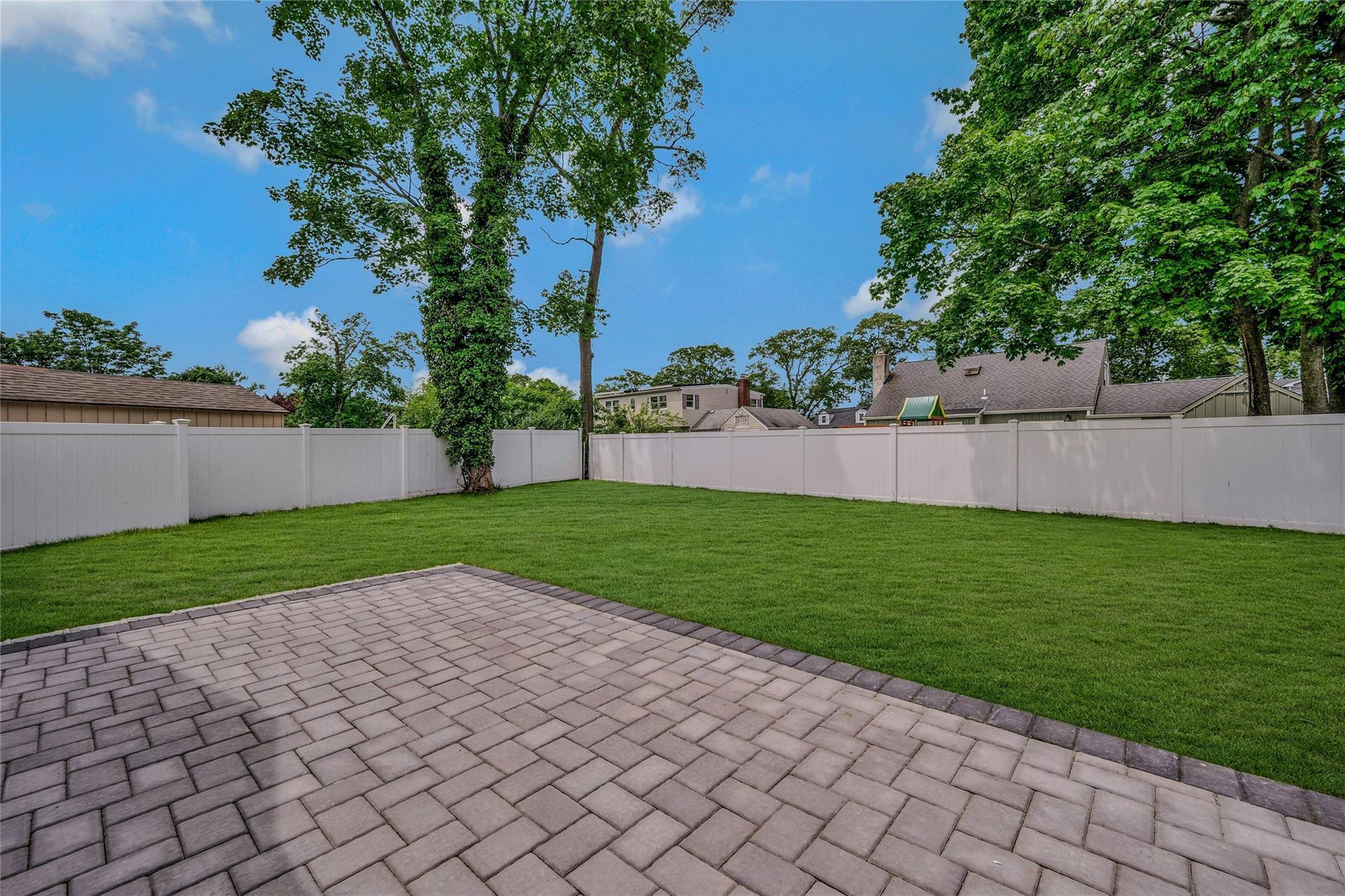 Single Family Portal  Suffolk County, NY 11702, MLS-859333-33