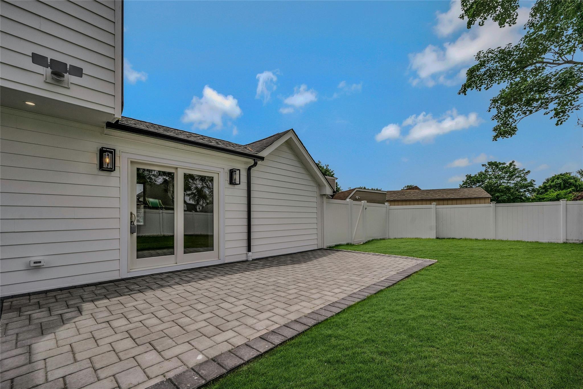 Single Family Portal  Suffolk County, NY 11702, MLS-859333-34