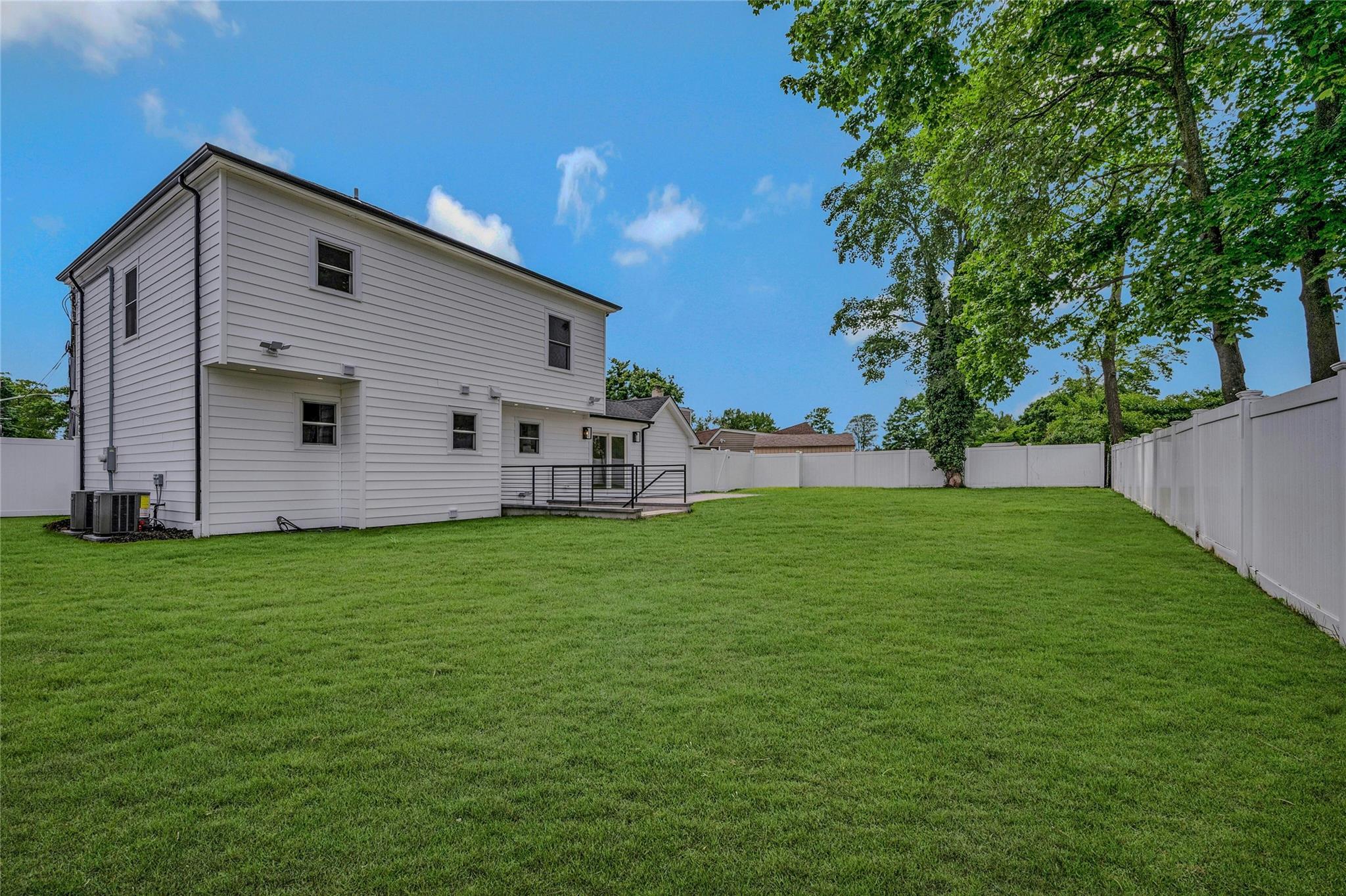 Single Family Portal  Suffolk County, NY 11702, MLS-859333-35