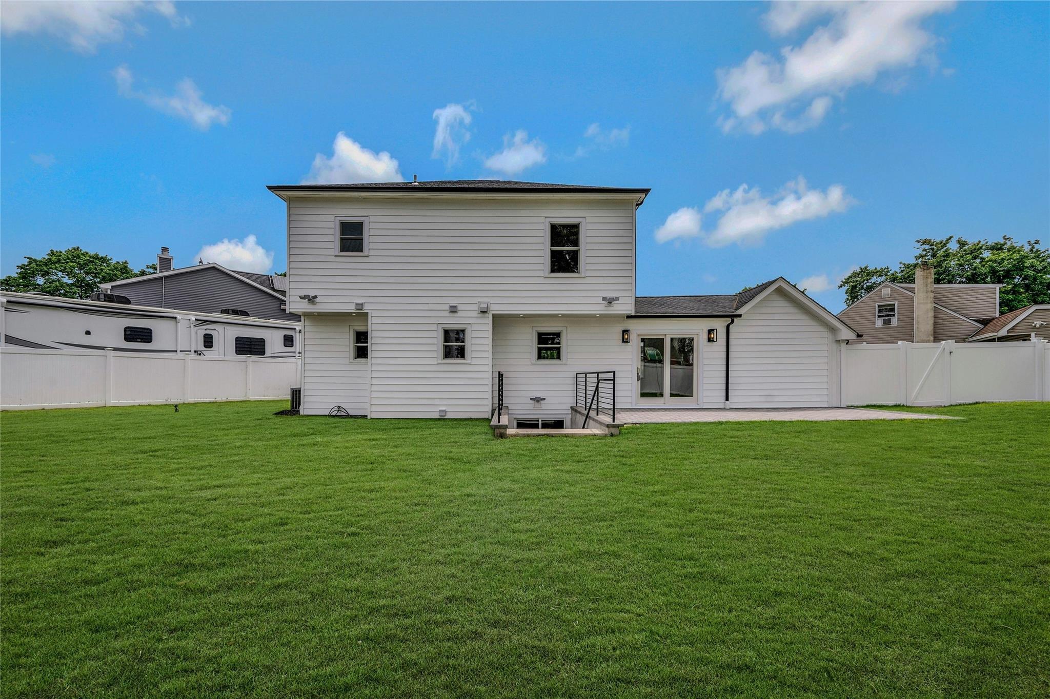 Single Family Portal  Suffolk County, NY 11702, MLS-859333-36