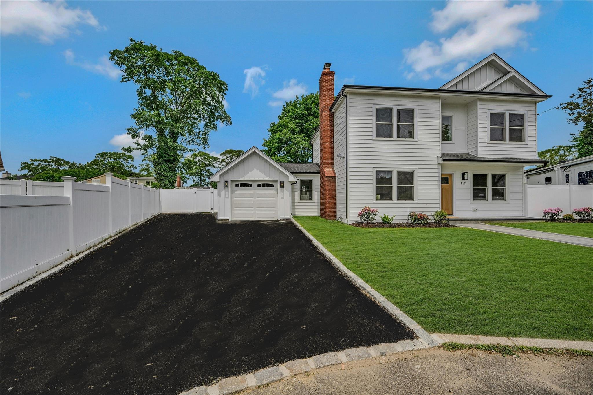 Single Family Portal  Suffolk County, NY 11702, MLS-859333-4