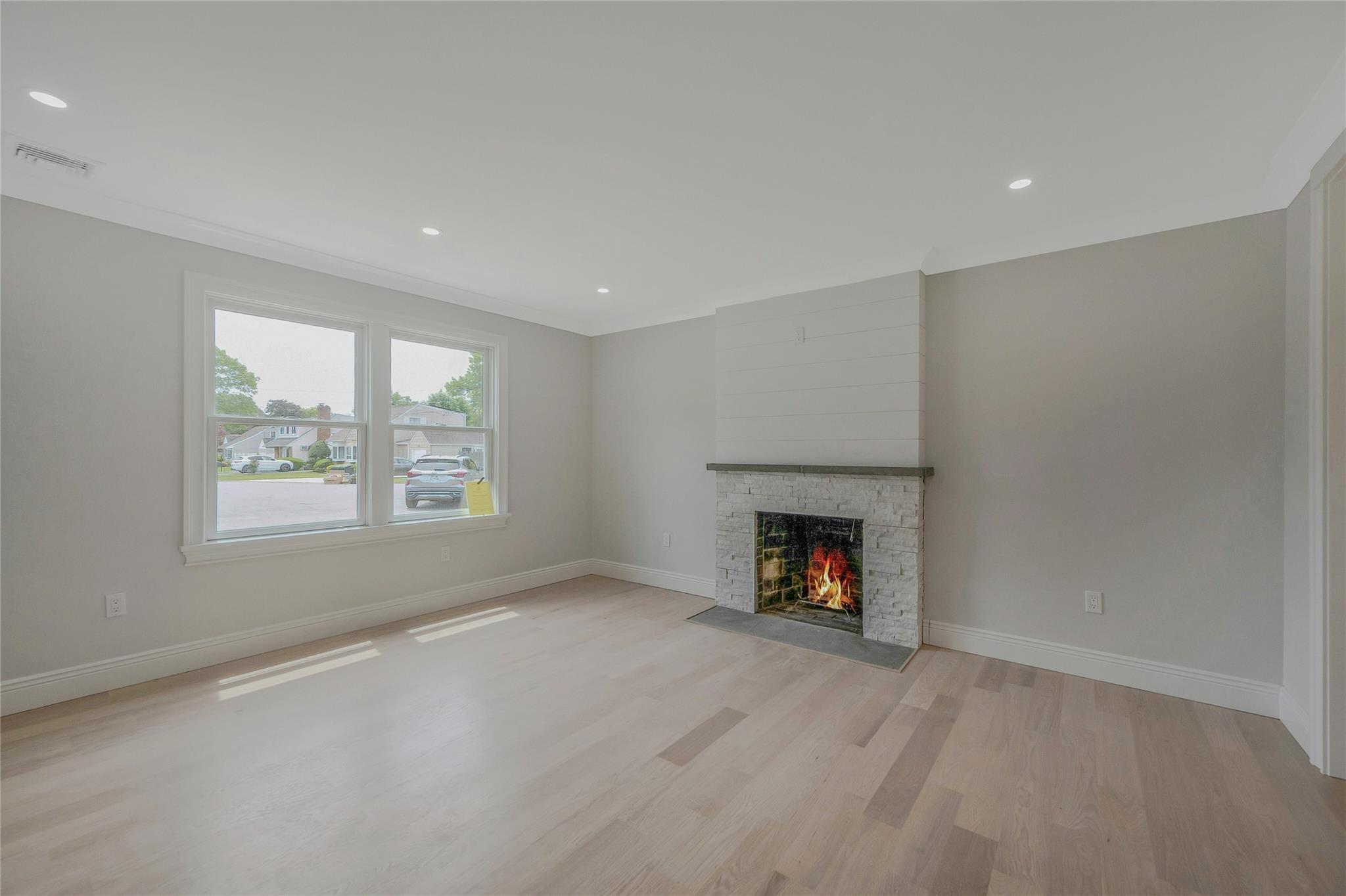 Single Family Portal  Suffolk County, NY 11702, MLS-859333-8