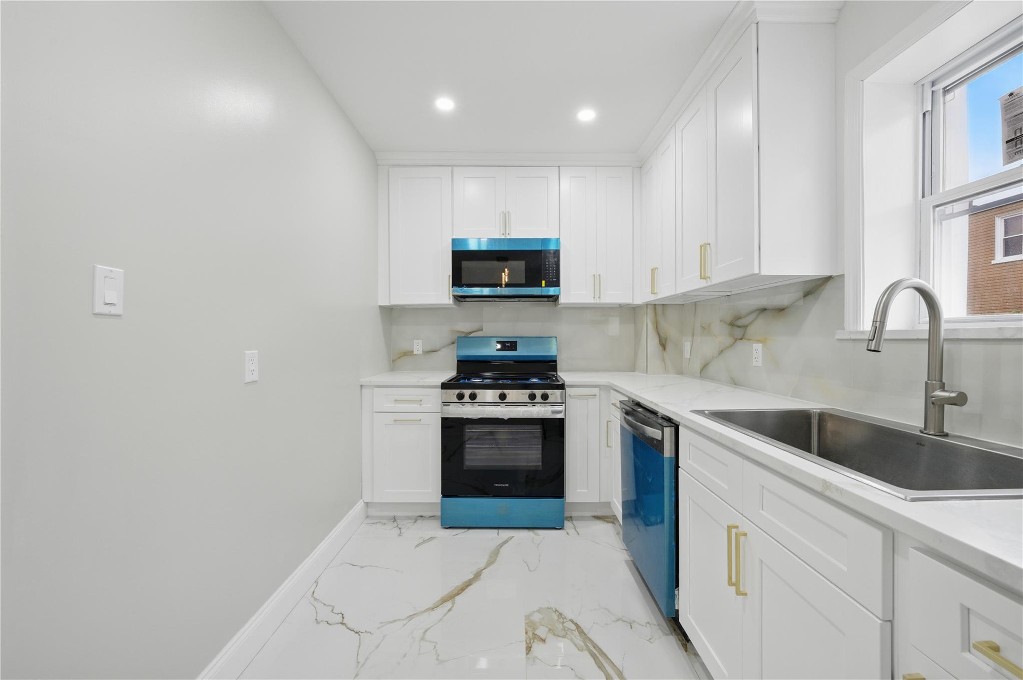 Single Family Quincy  Bronx, NY 10465, MLS-859336-11
