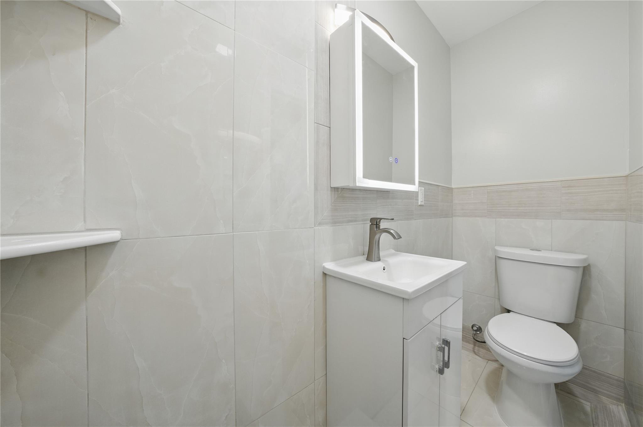 Single Family Quincy  Bronx, NY 10465, MLS-859336-18