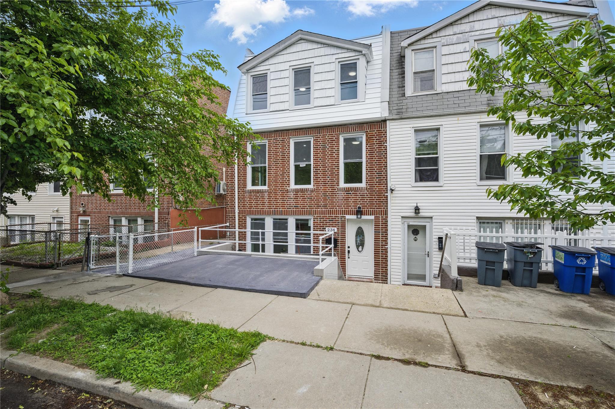 Single Family Quincy  Bronx, NY 10465, MLS-859336-2