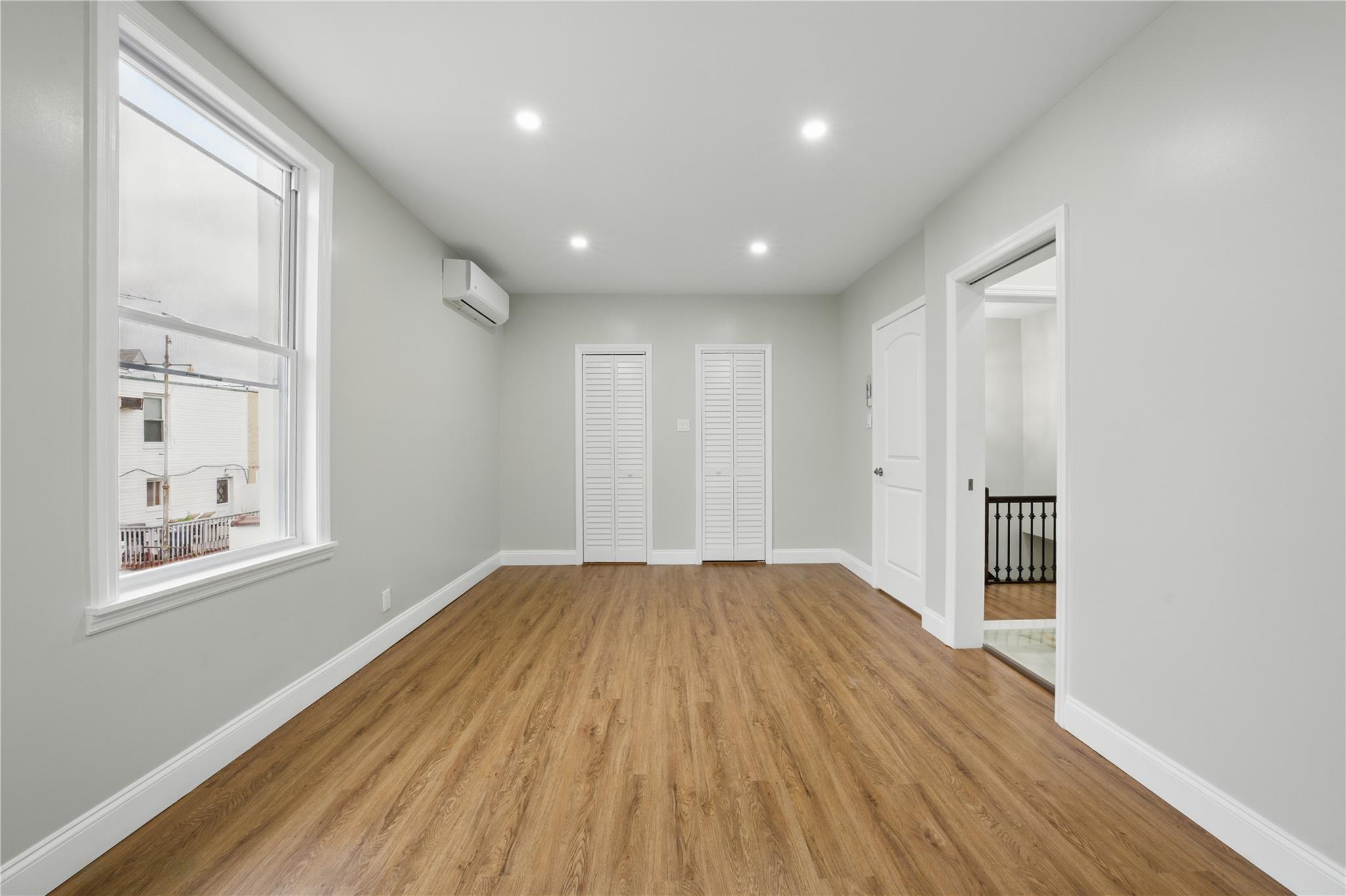 Single Family Quincy  Bronx, NY 10465, MLS-859336-21