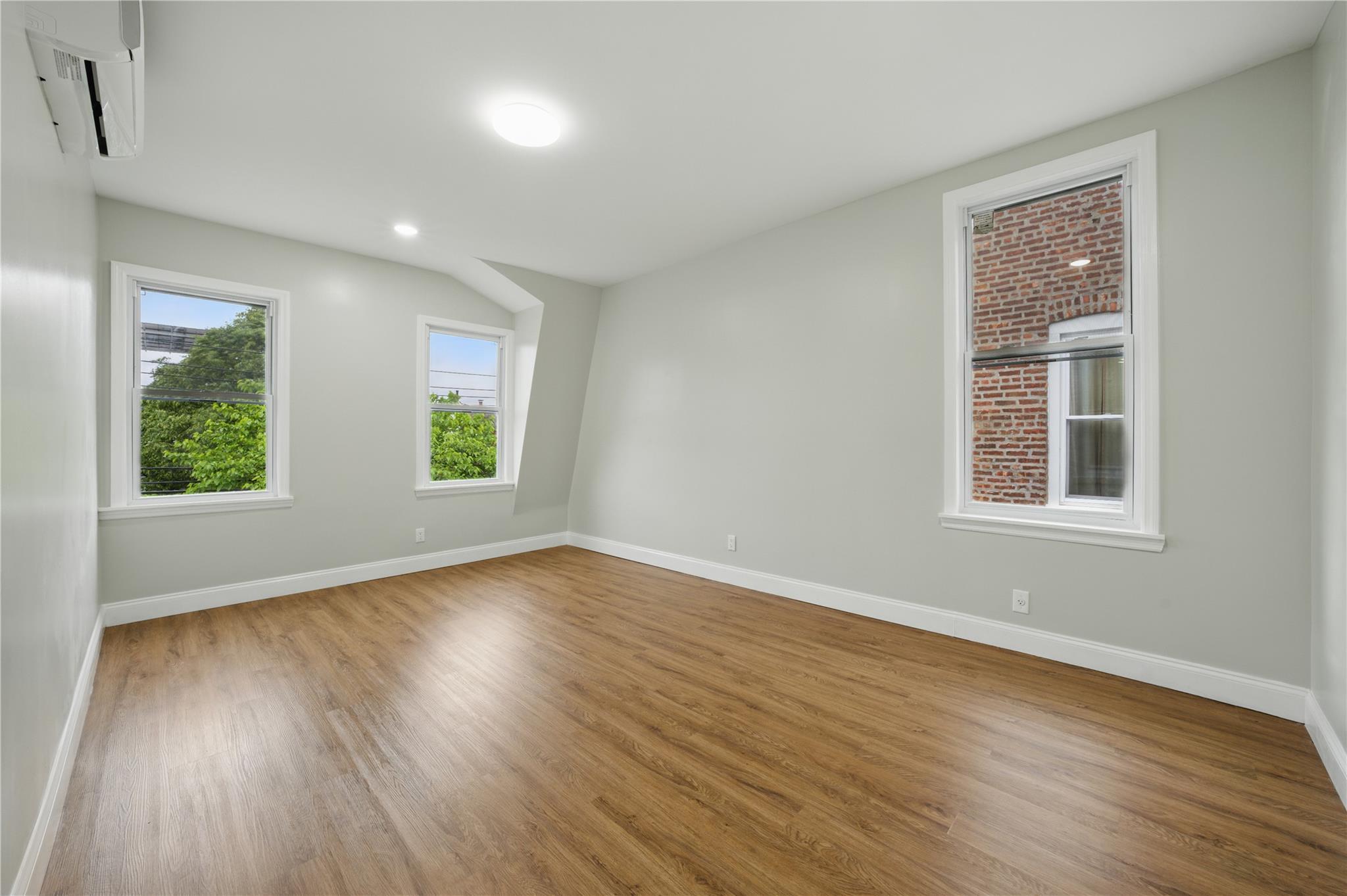 Single Family Quincy  Bronx, NY 10465, MLS-859336-25