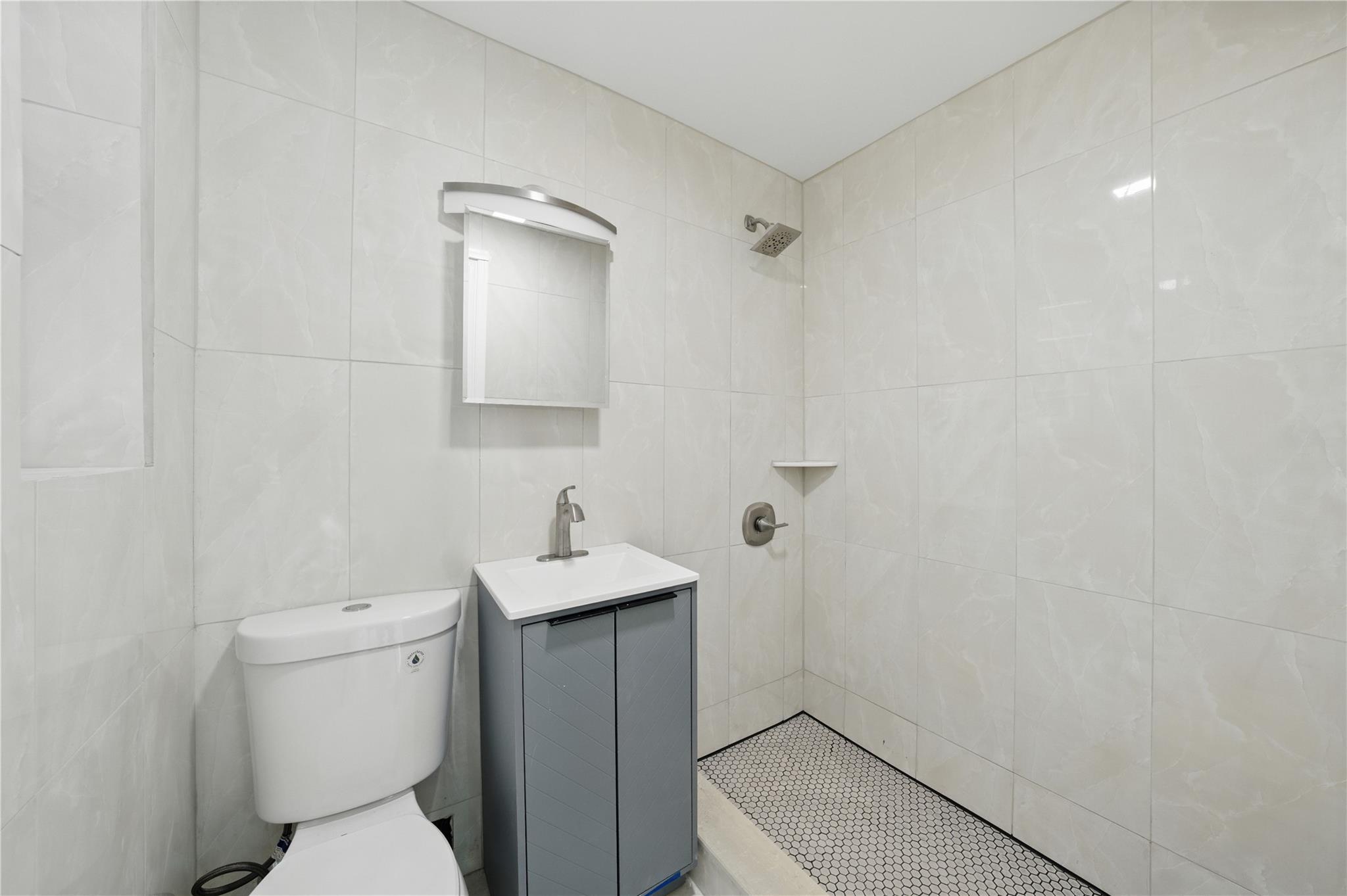 Single Family Quincy  Bronx, NY 10465, MLS-859336-9