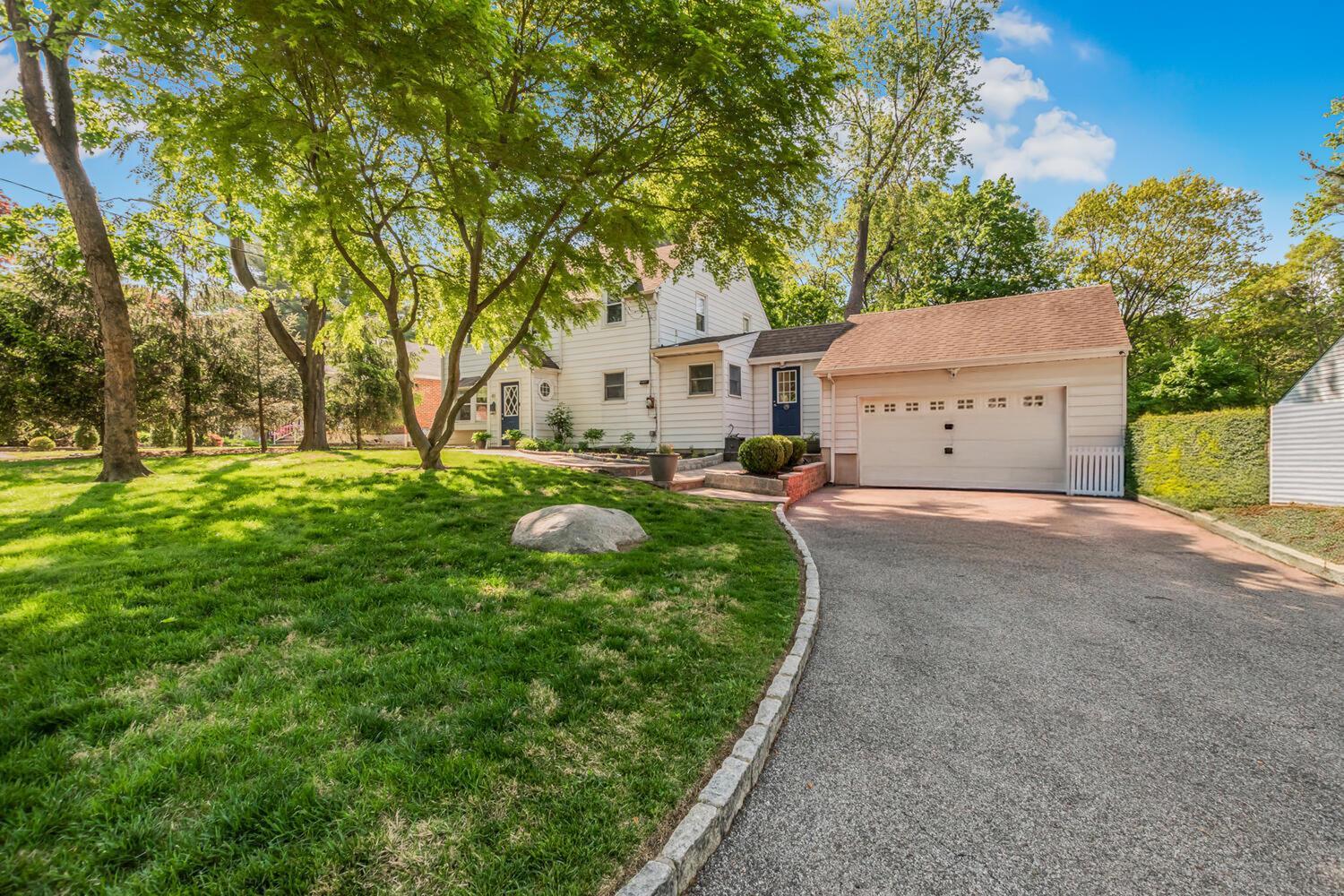 Single Family Brynwood  Westchester County, NY 10701, MLS-859351-45
