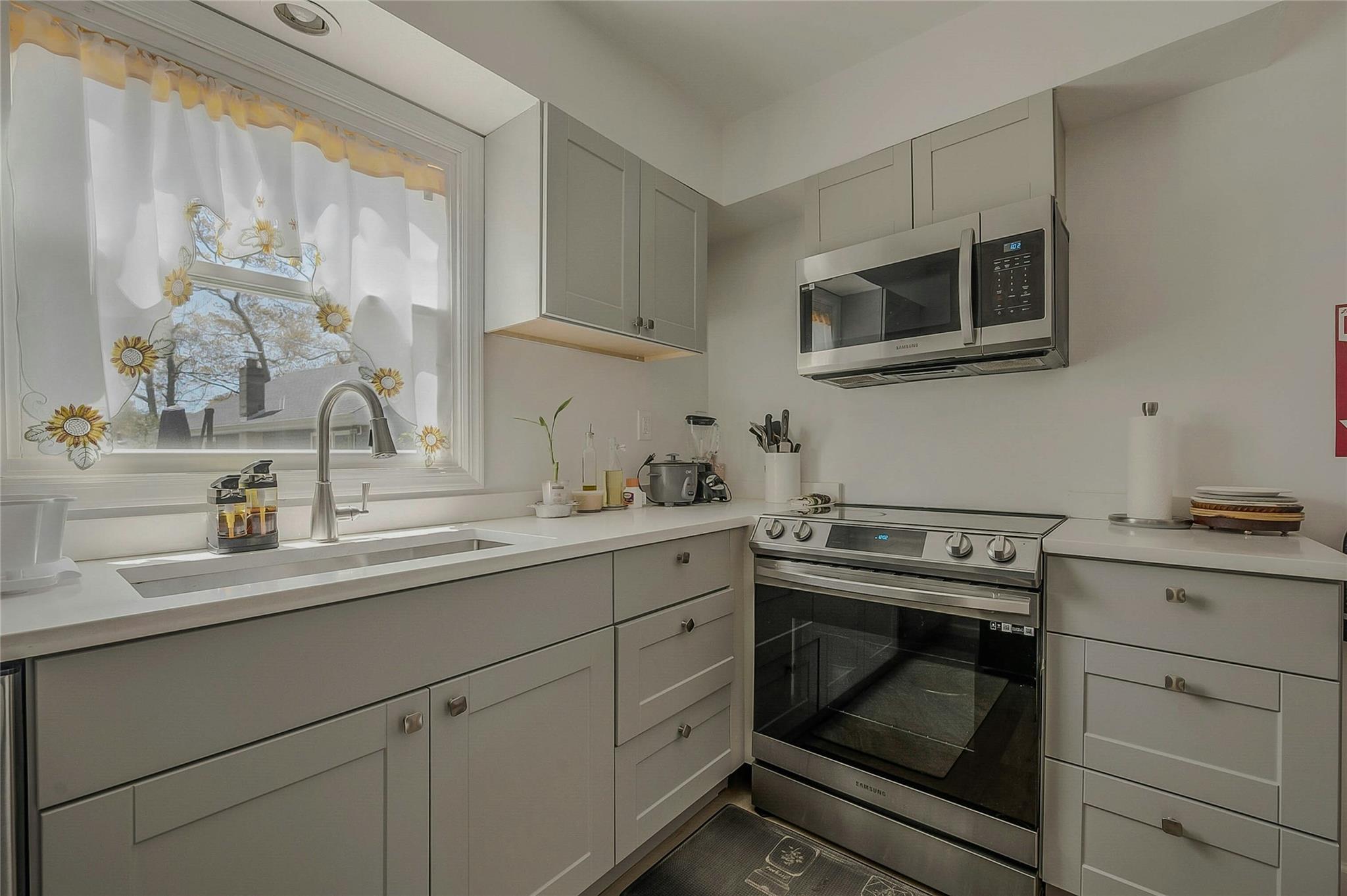 Single Family Lynncliff  Suffolk County, NY 11946, MLS-859367-3