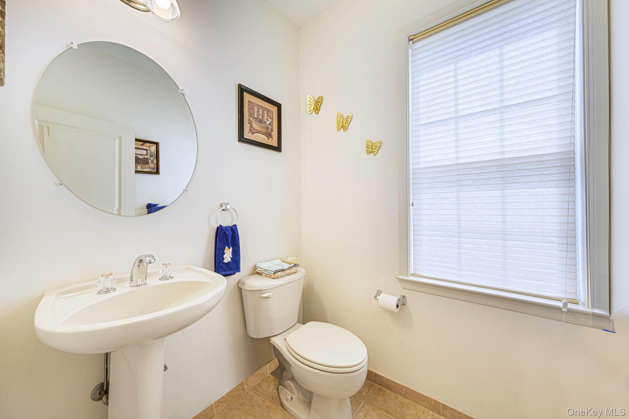 Single Family Pinehurst  Suffolk County, NY 11766, MLS-859372-23