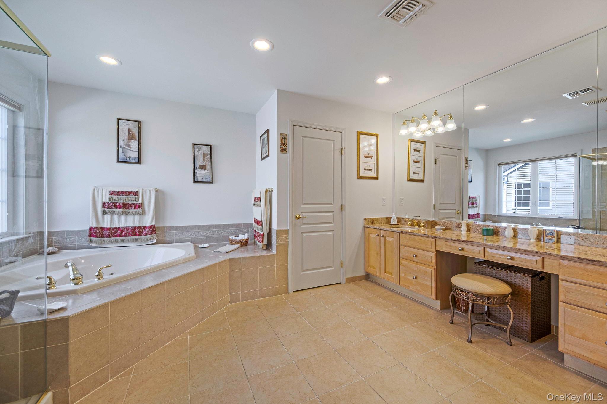 Single Family Pinehurst  Suffolk County, NY 11766, MLS-859372-27