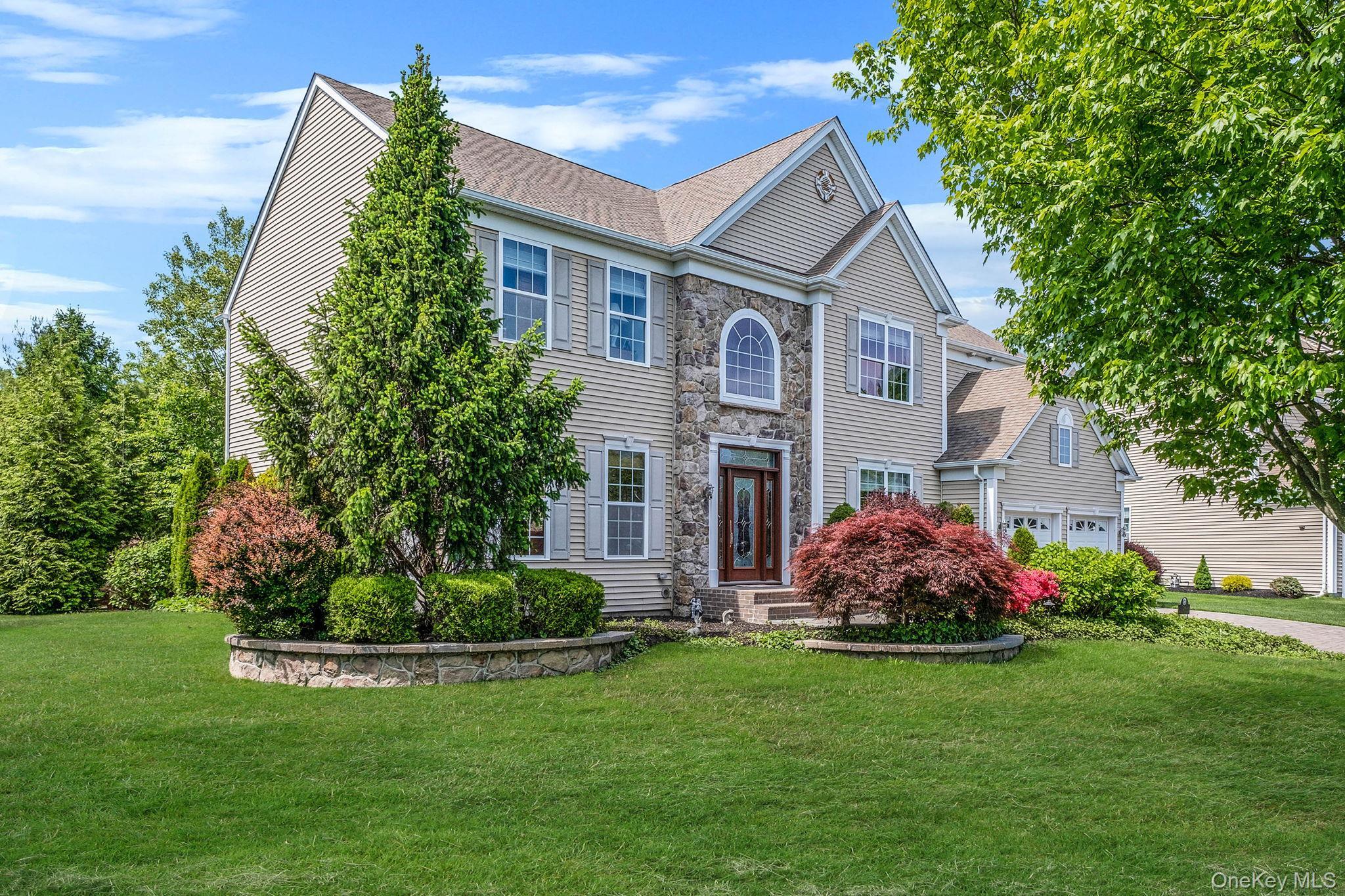 Single Family Pinehurst  Suffolk County, NY 11766, MLS-859372-3