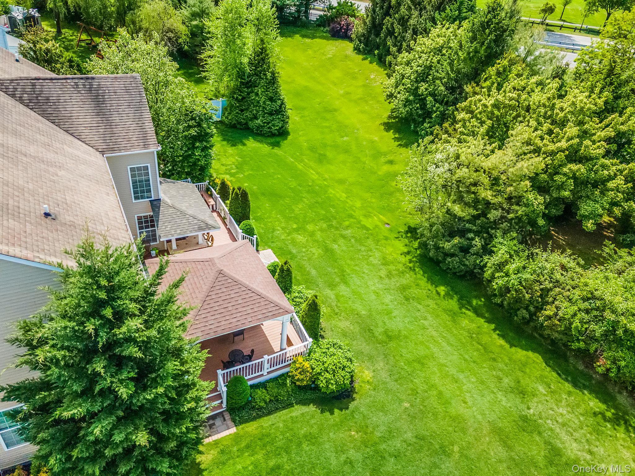 Single Family Pinehurst  Suffolk County, NY 11766, MLS-859372-8