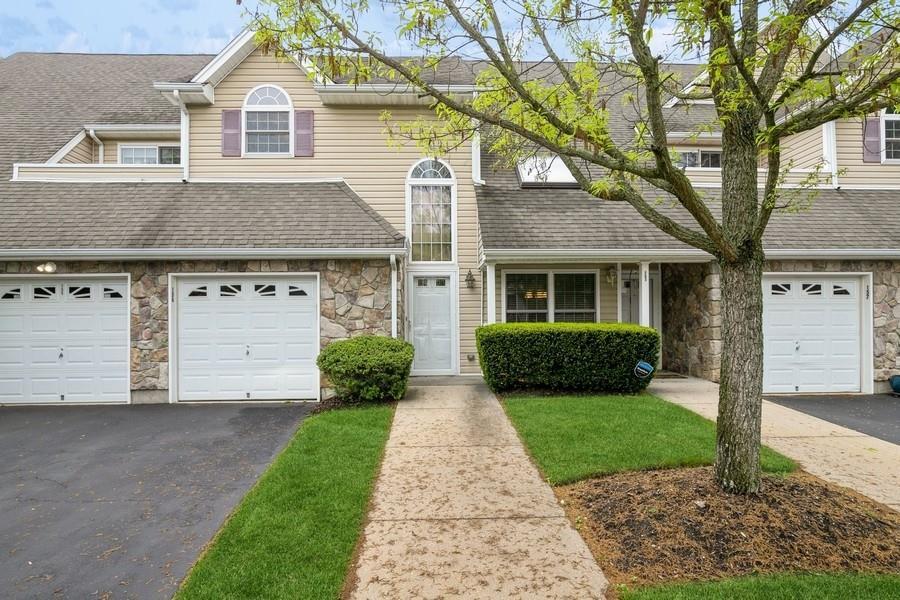 Condo in Huntington - Christine  Suffolk County, NY 11746