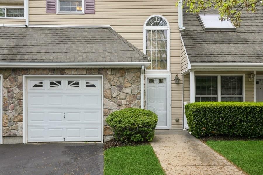 Condo Christine  Suffolk County, NY 11746, MLS-859377-2