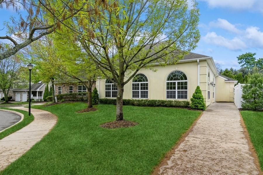 Condo Christine  Suffolk County, NY 11746, MLS-859377-25