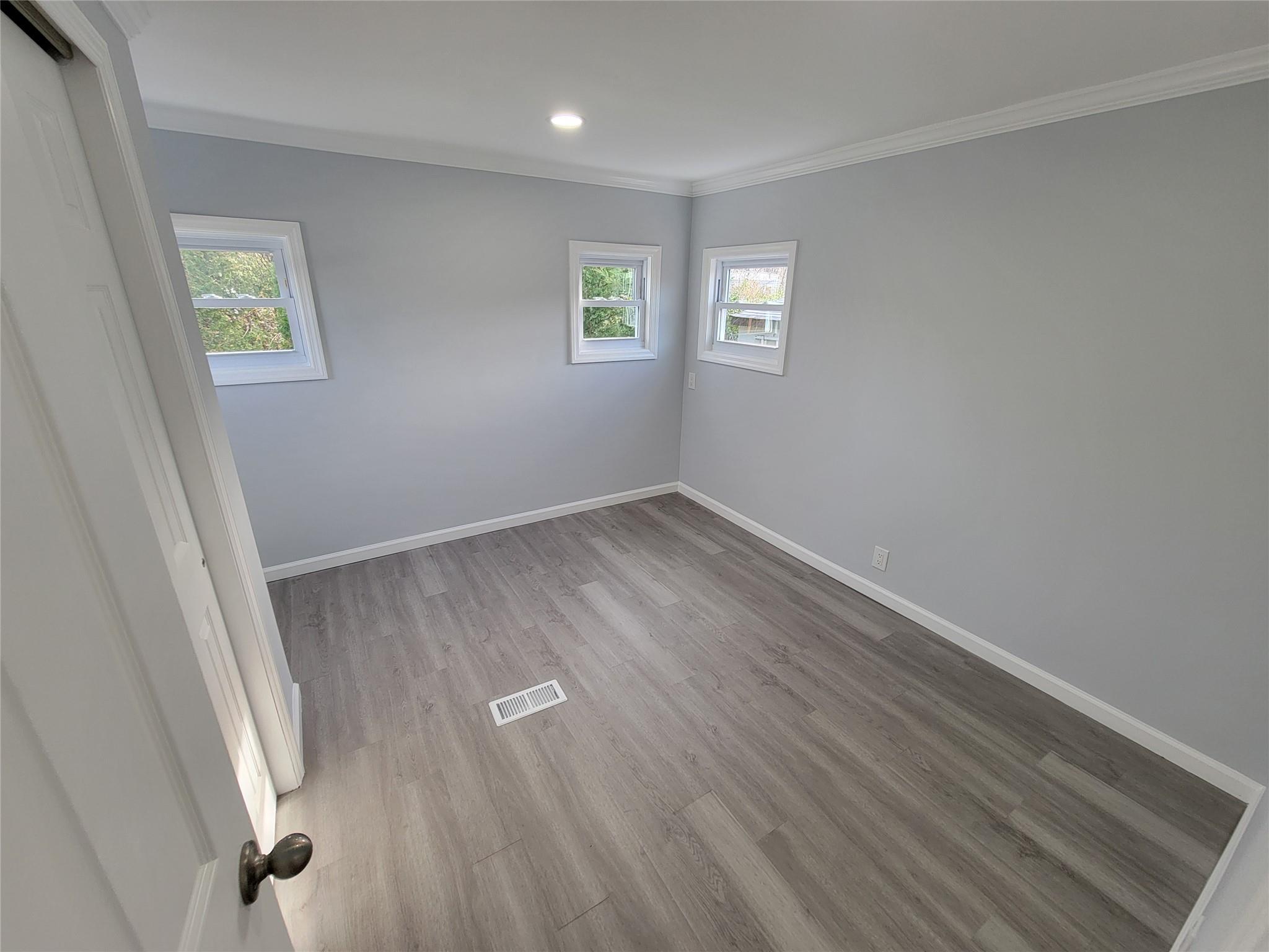 Single Family Minuteman  Suffolk County, NY 11716, MLS-859395-15