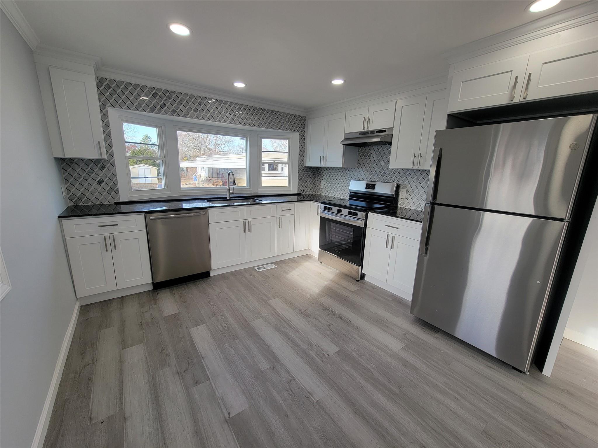 Single Family Minuteman  Suffolk County, NY 11716, MLS-859395-6