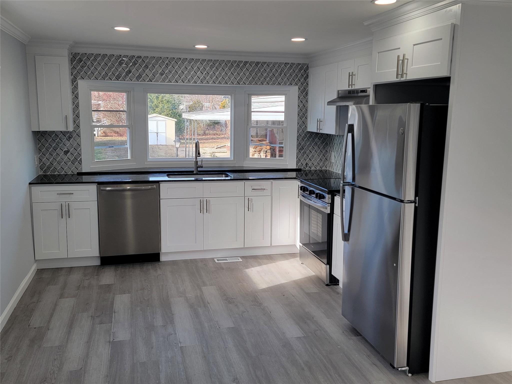 Single Family Minuteman  Suffolk County, NY 11716, MLS-859395-7