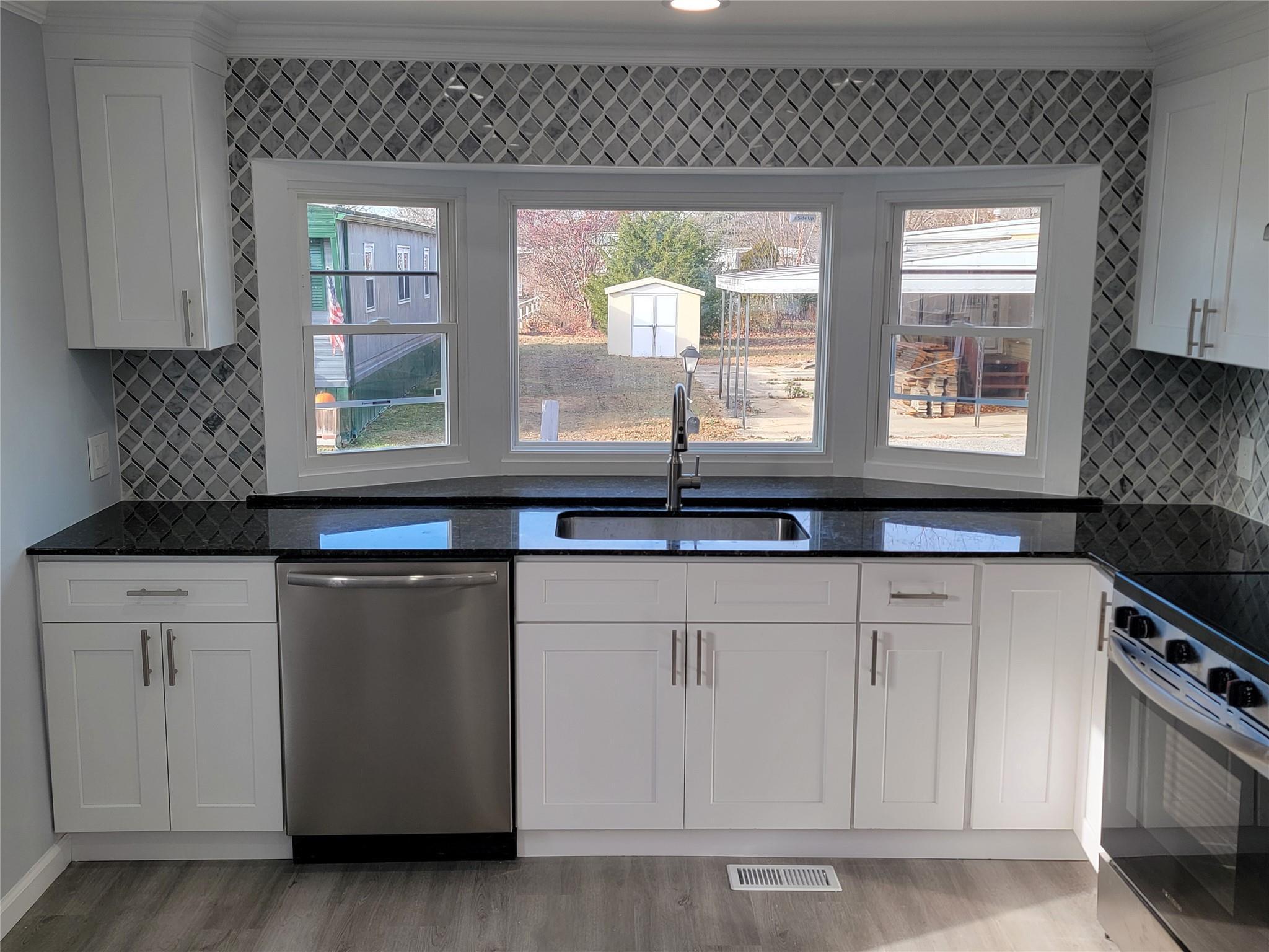 Single Family Minuteman  Suffolk County, NY 11716, MLS-859395-8