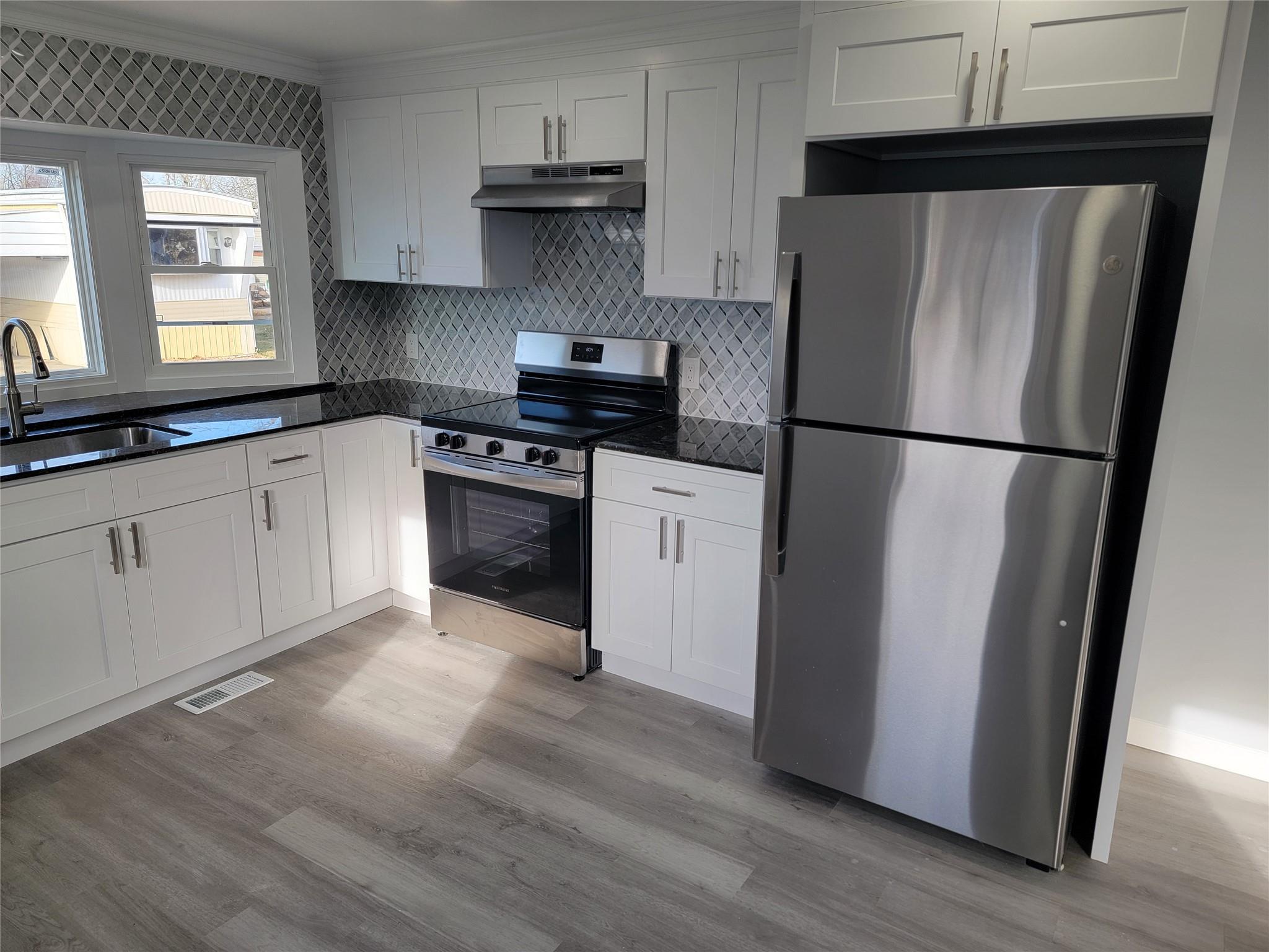 Single Family Minuteman  Suffolk County, NY 11716, MLS-859395-9